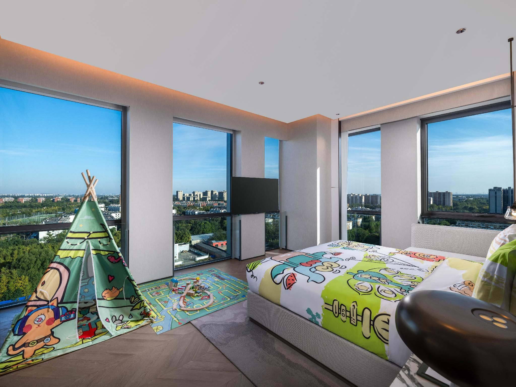 One King One Bedroom Suite Kids Theme
