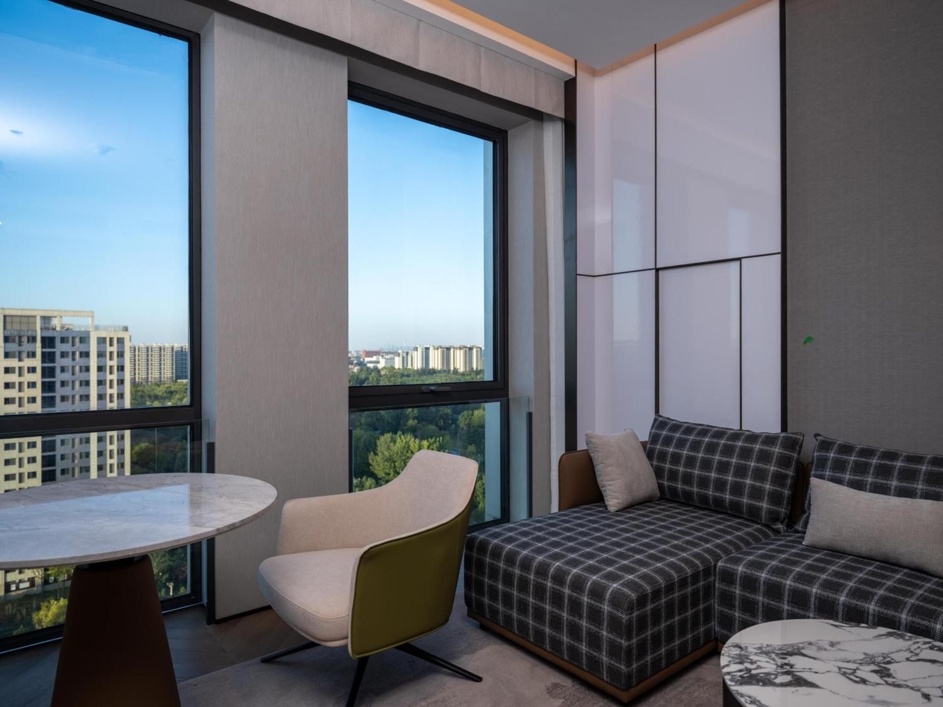One-Bedroom King Suite