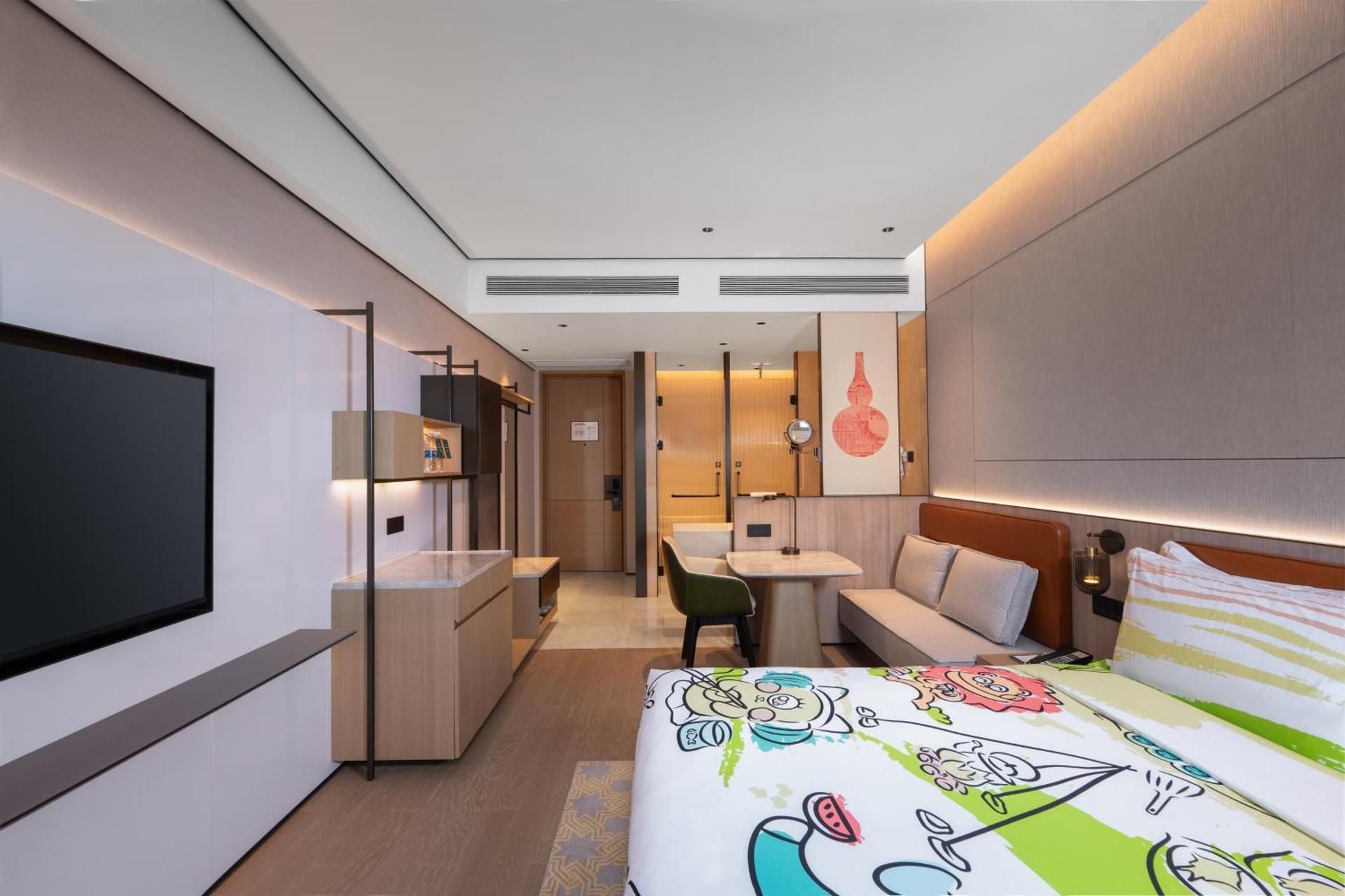 Premium Room with One Super King Bed and Kids Theme
