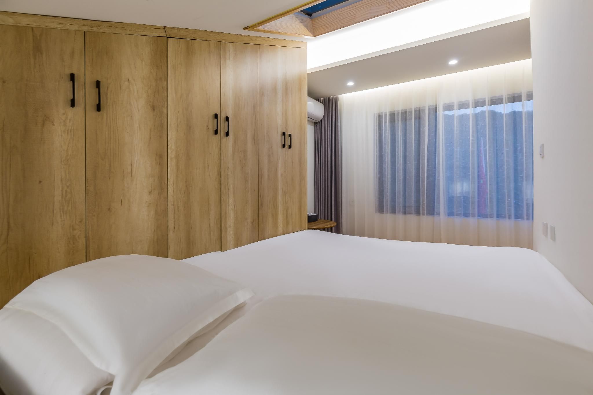 Tatami Queen Room