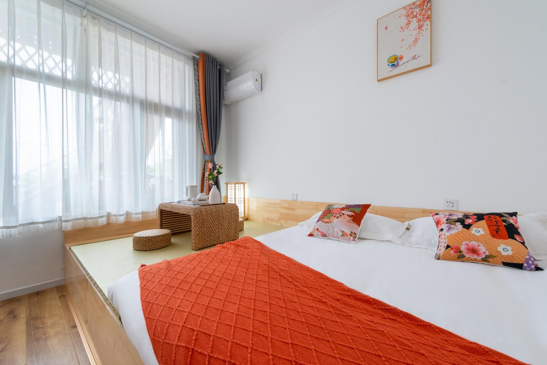 Tatami Queen Room