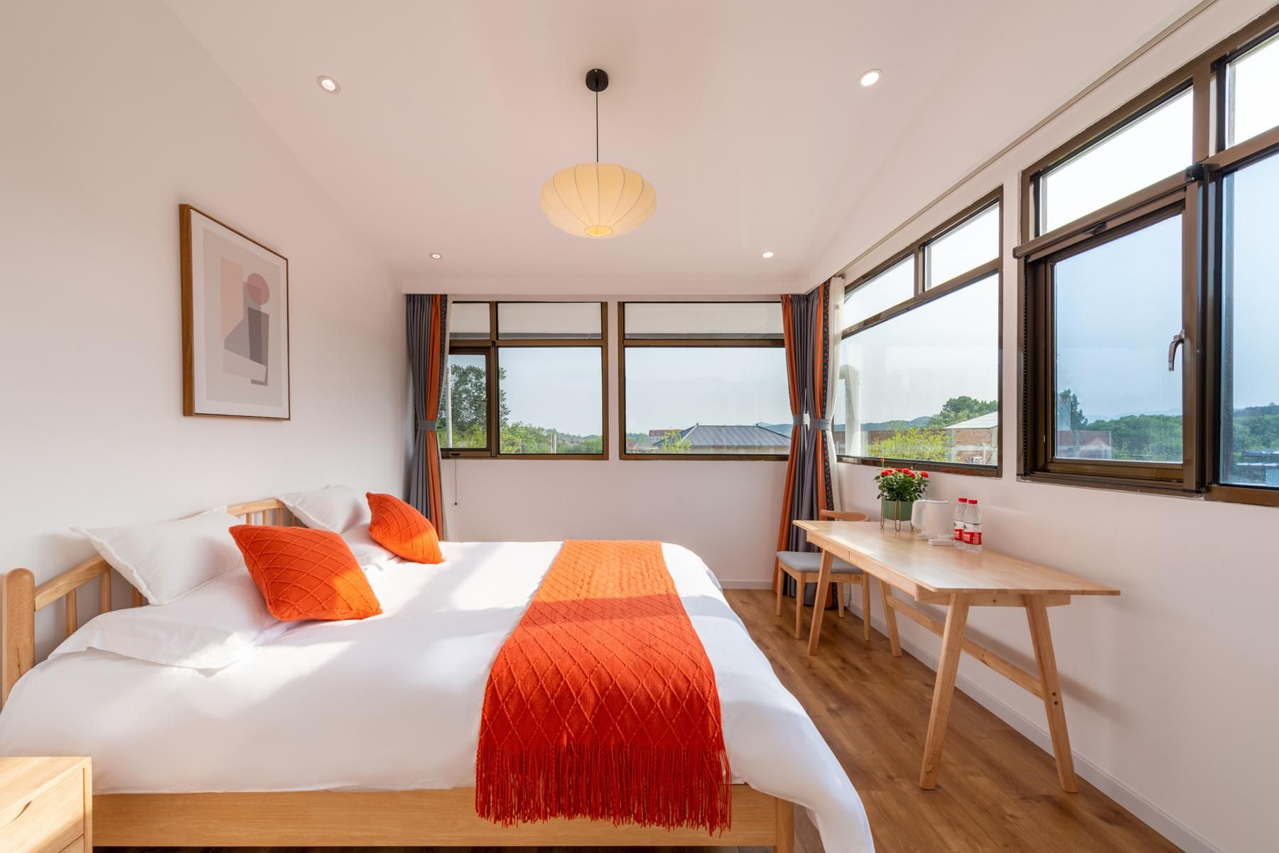 Mountain View Queen Room