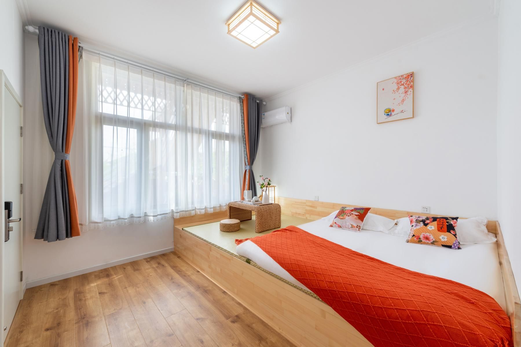 Tatami Queen Room
