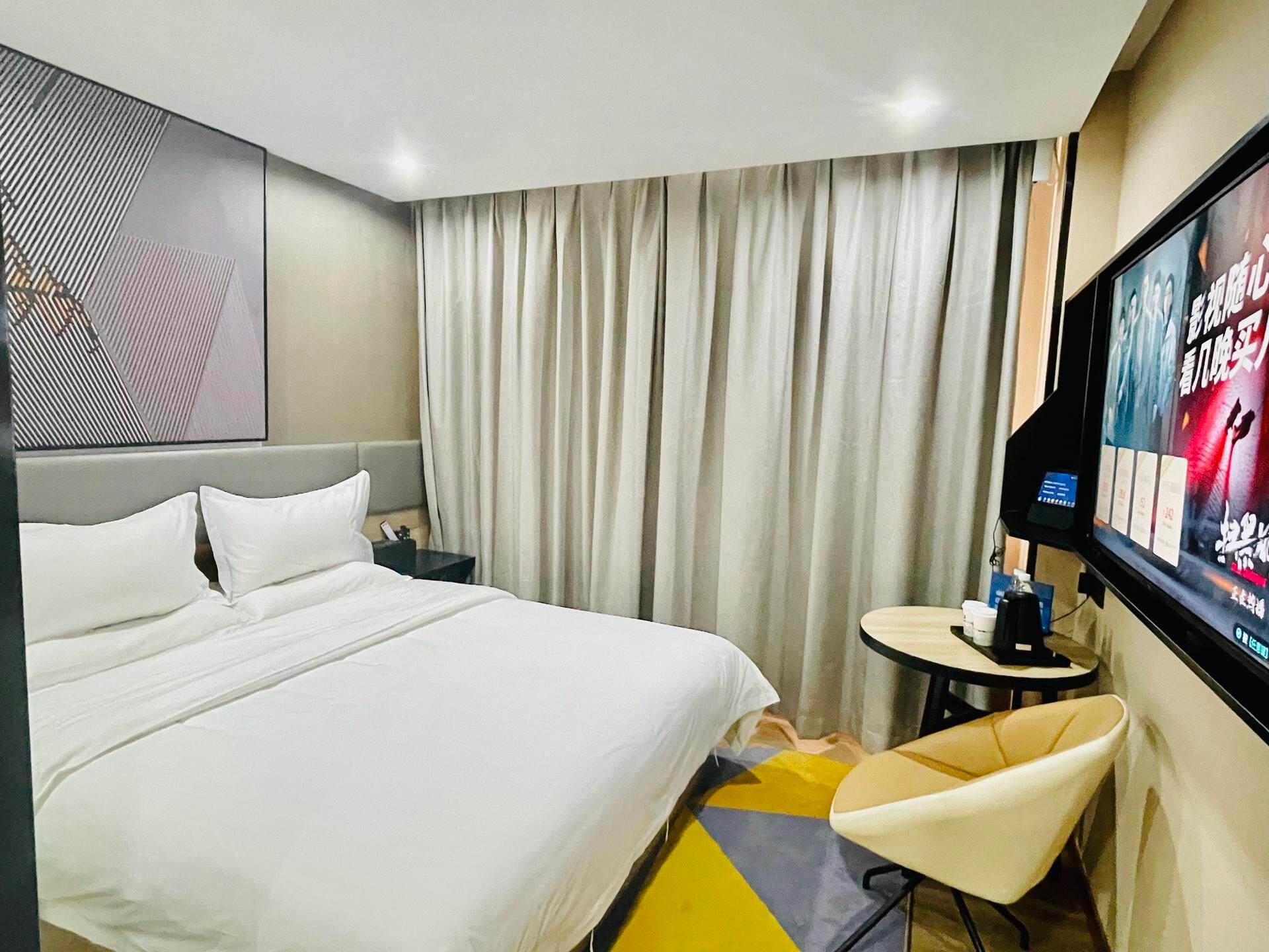 Super Queen Room