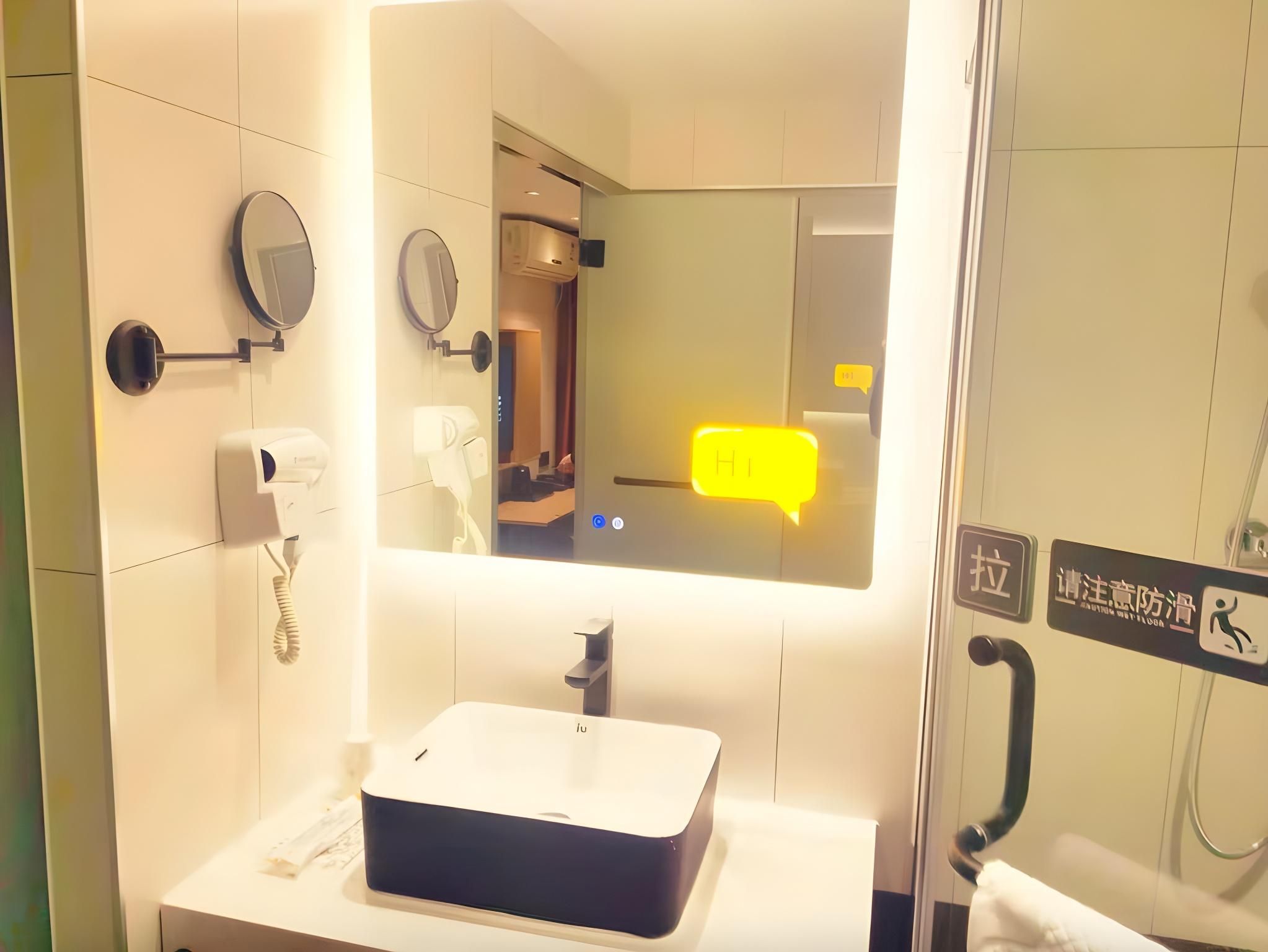 Lavande Hotel Daxing Airport New City Subway Station Business King Room