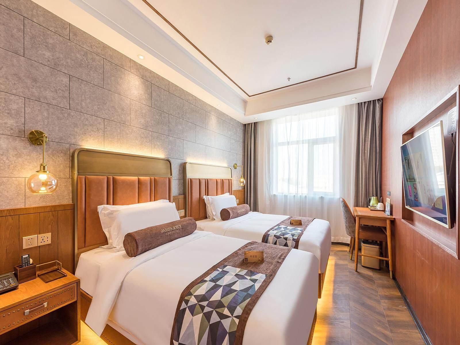 WH - Feifan Family Room