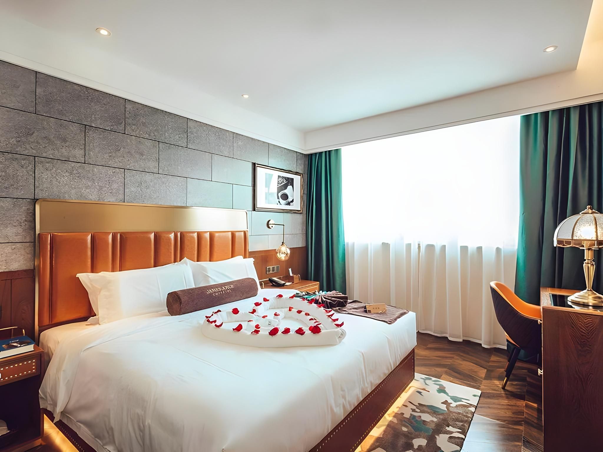 James Joyce - Chunxiang Bed Room