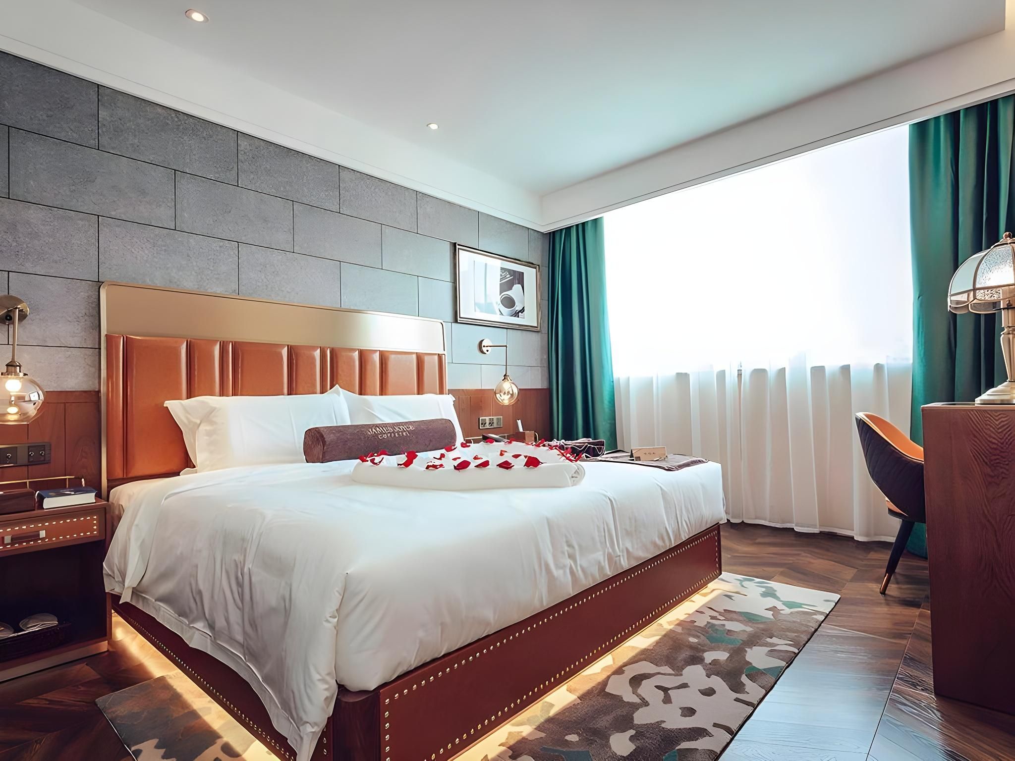 James Joyce - Chunxiang Bed Room