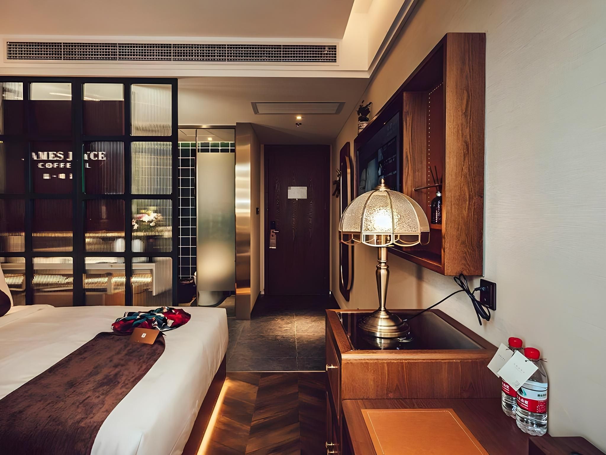 James Joyce - Feifan Experience Room