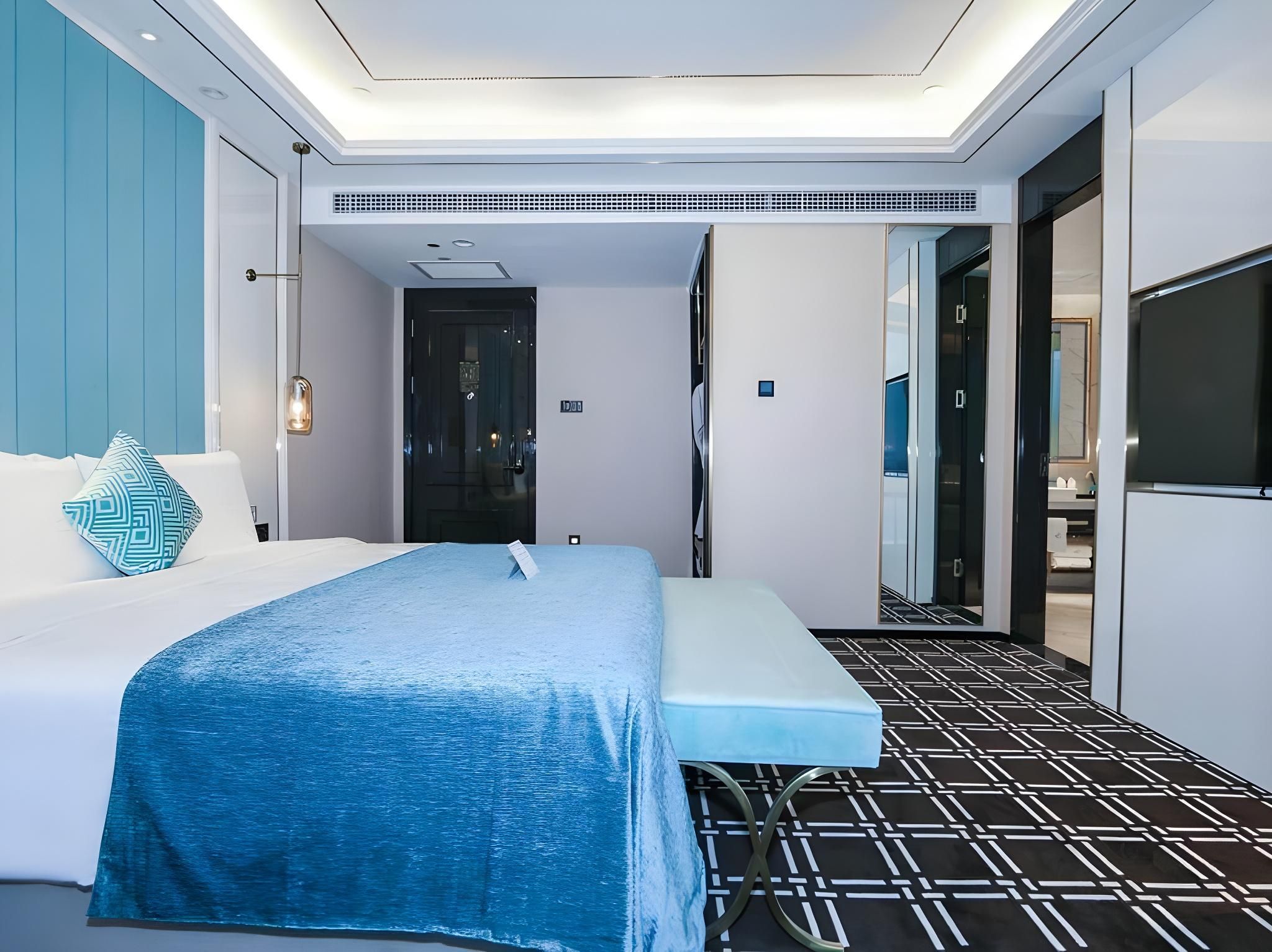 Xana - Elegant Room