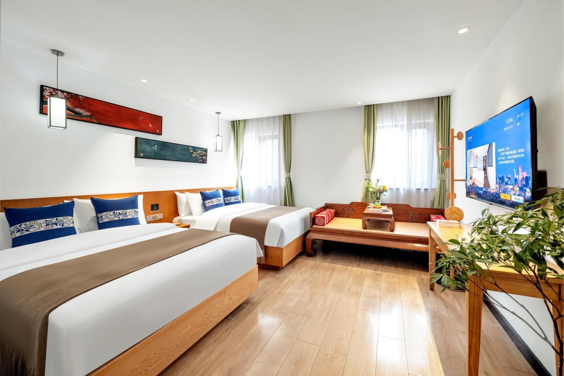 Superior King Room