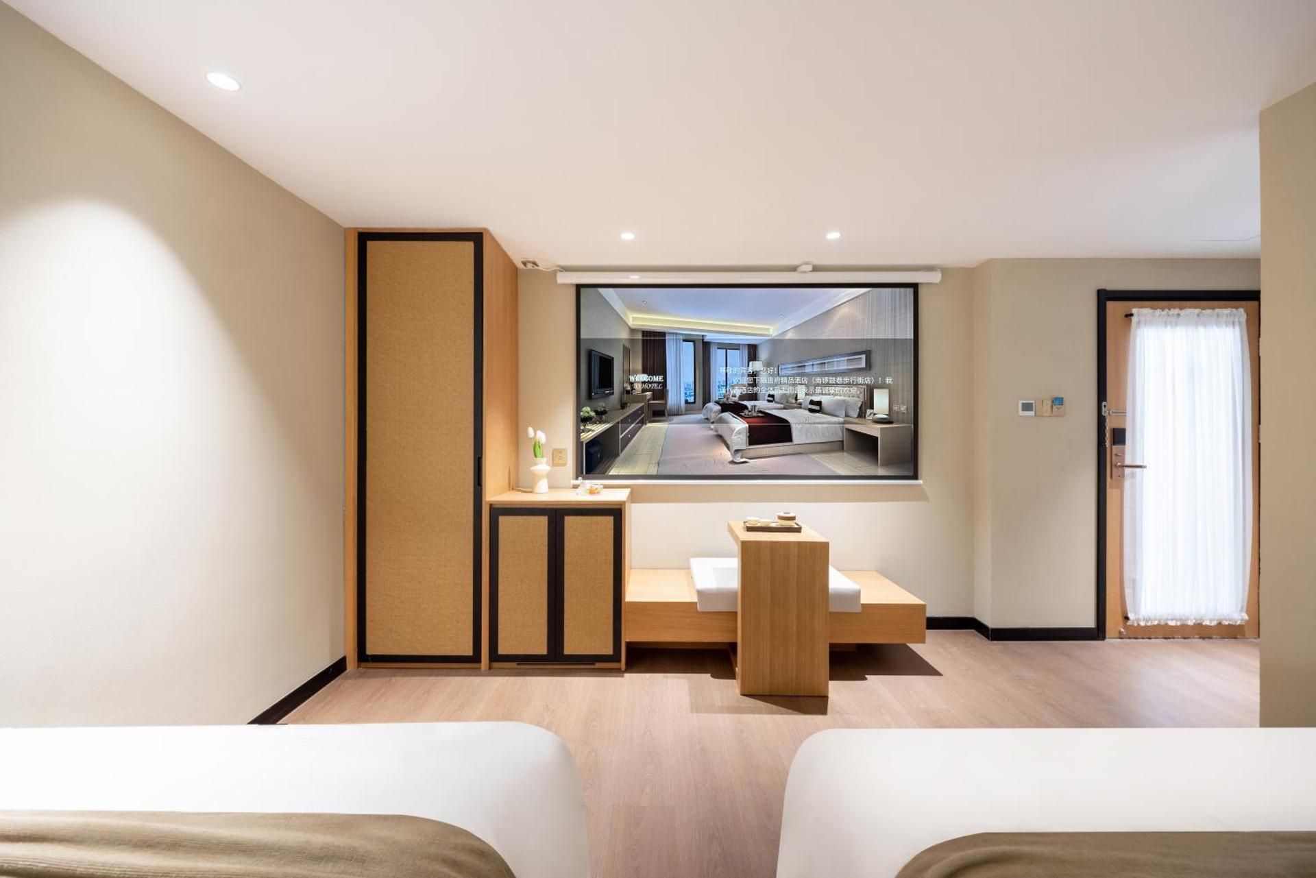 Family Room with One King Bed and One Single Bed