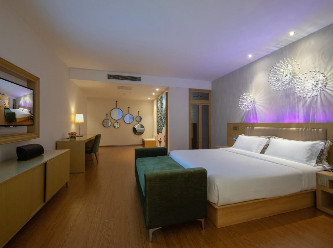 Huazhu - Designer Bed Room