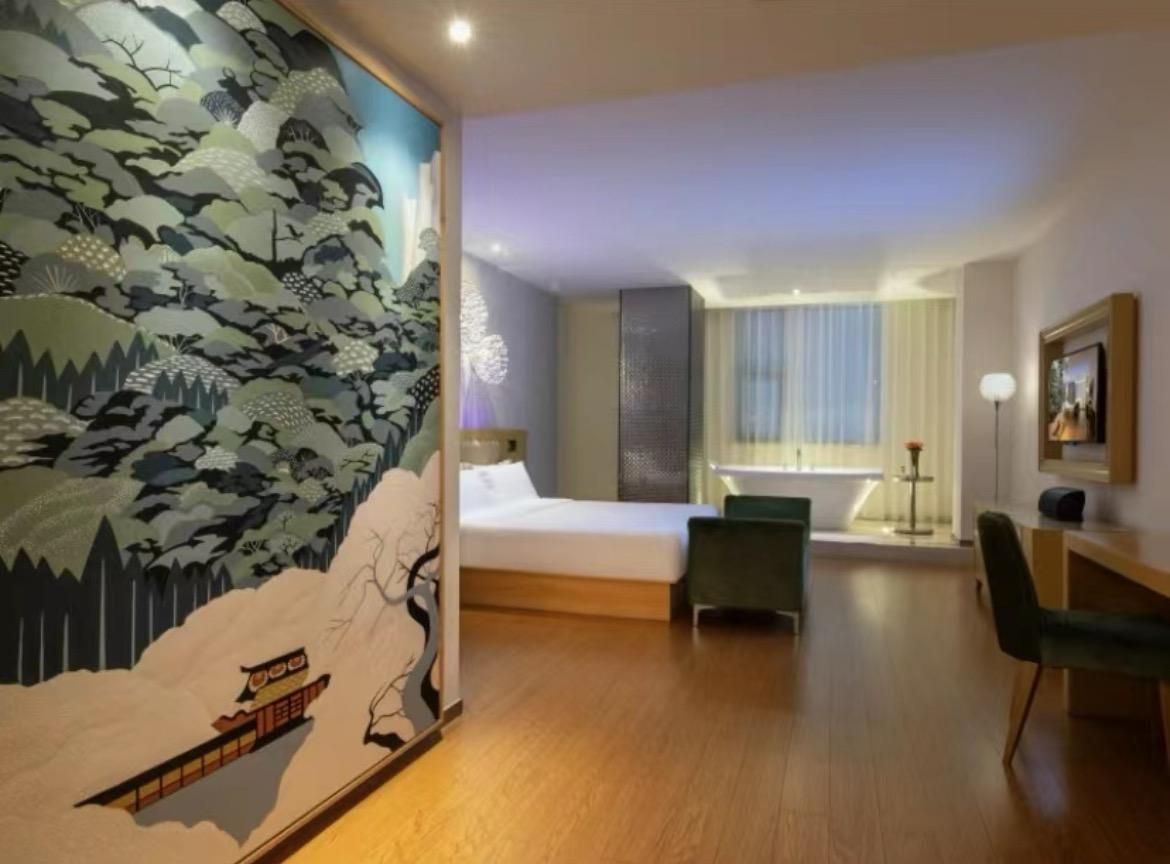 Huazhu - Designer Bed Room