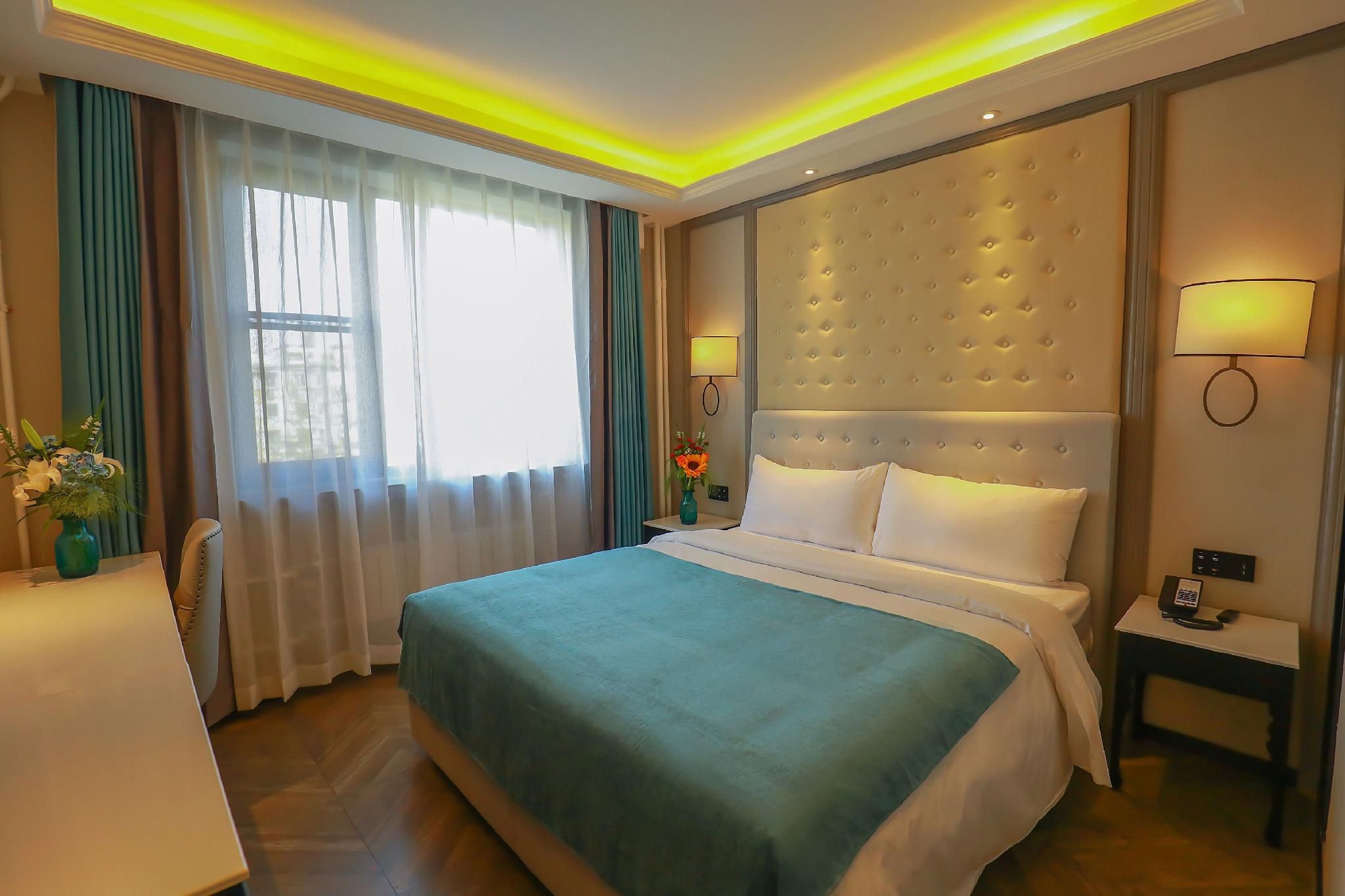Xana - Deluxe Bed Room