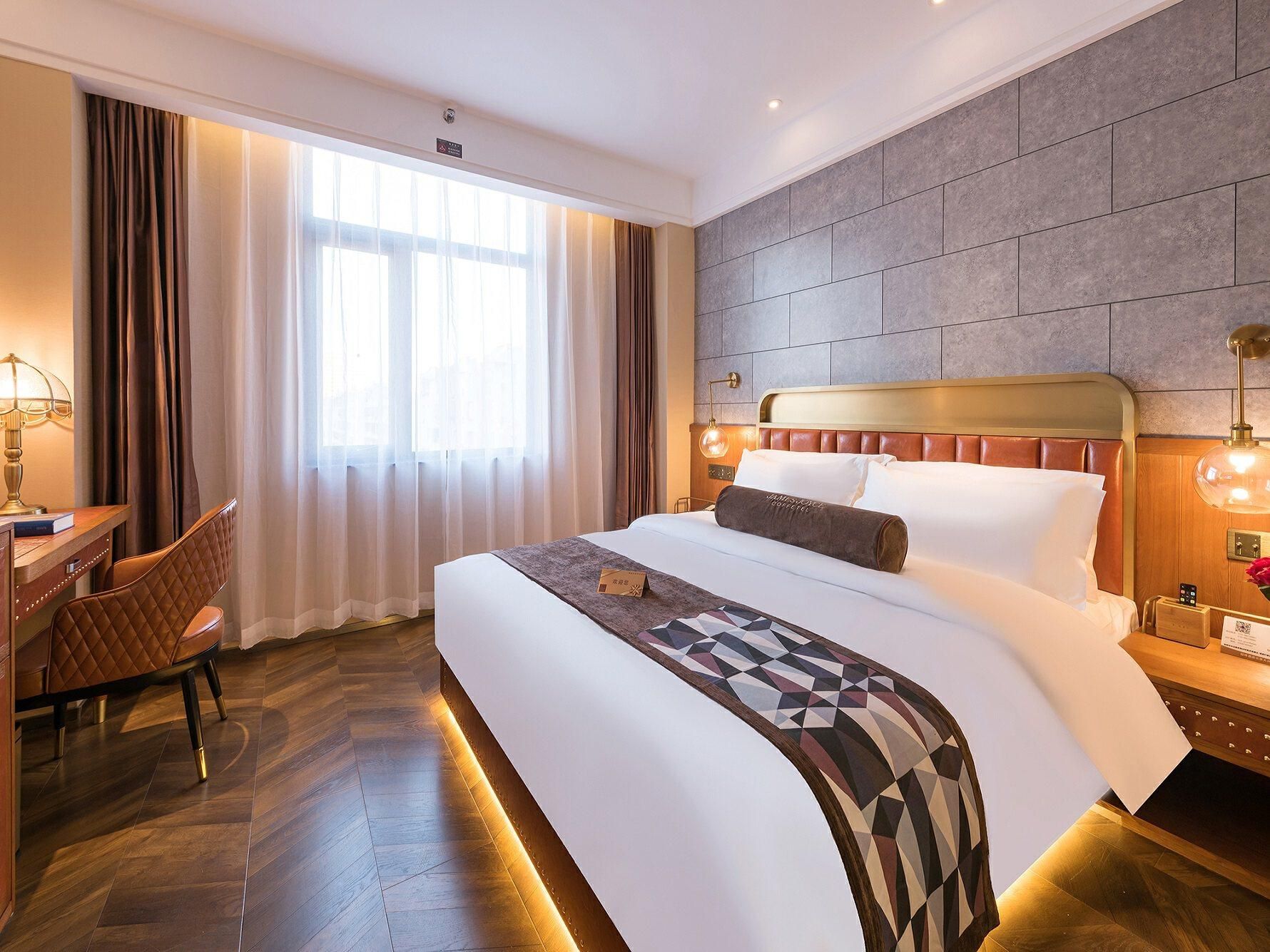 James Joyce - Chunxiang Bed Room