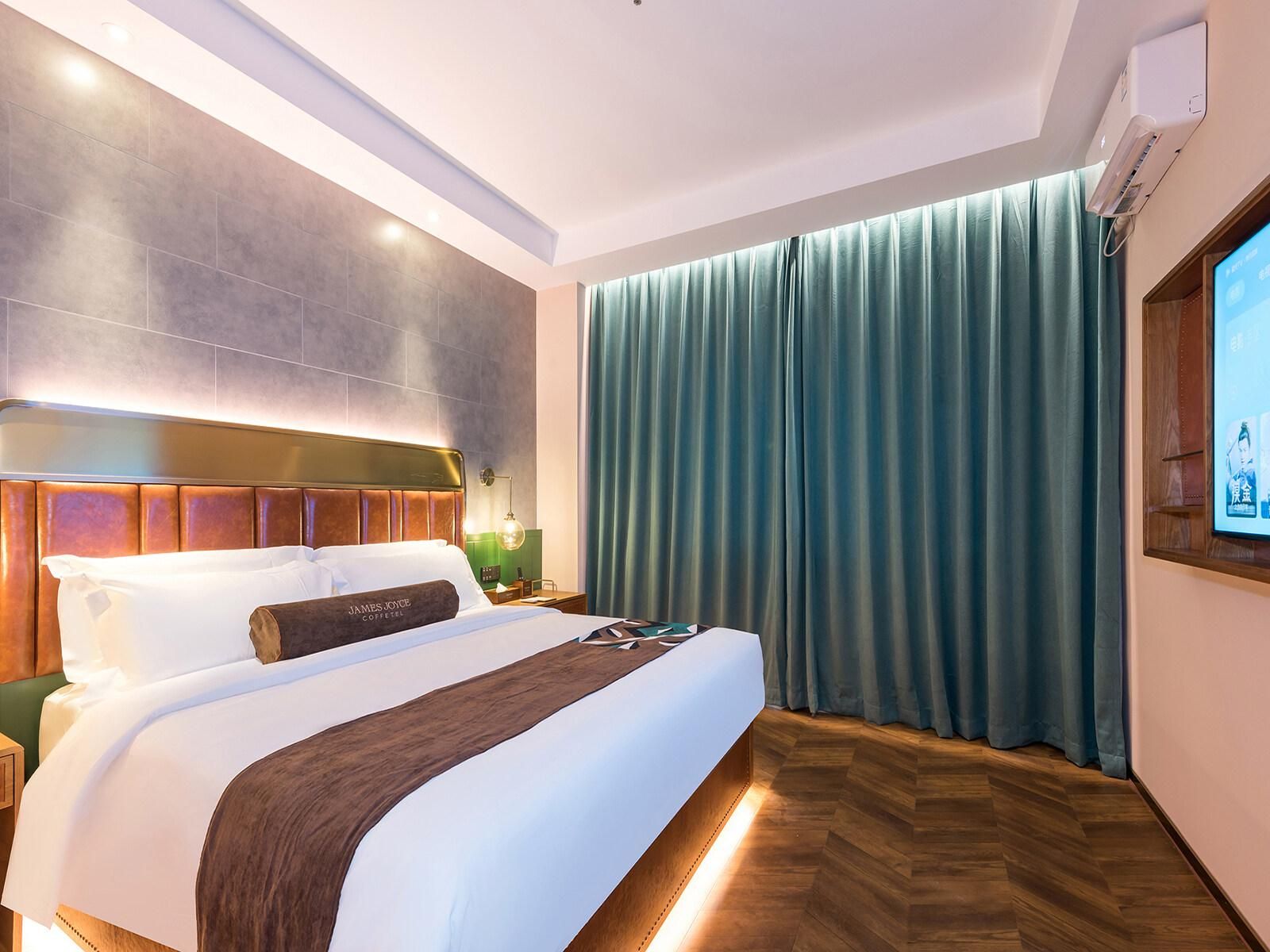 James Joyce - Chunxiang Bed Room
