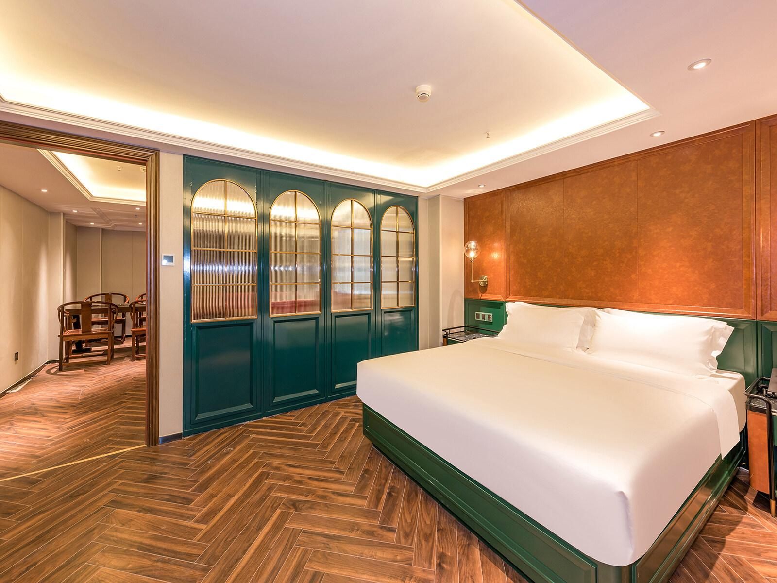 Executive Suite