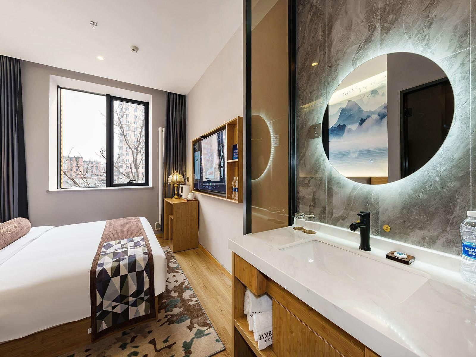 James Joyce - Superior 1 Bed Room