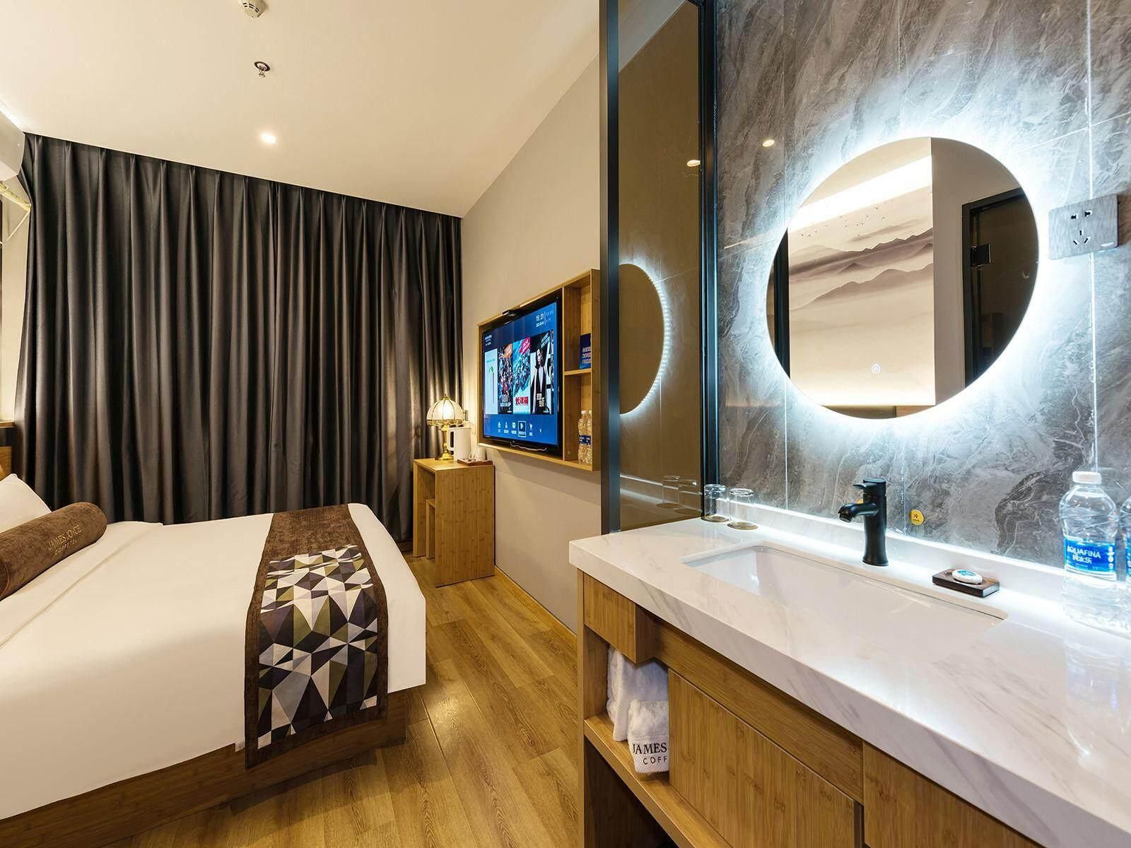 James Joyce - Chunxiang Bed Room
