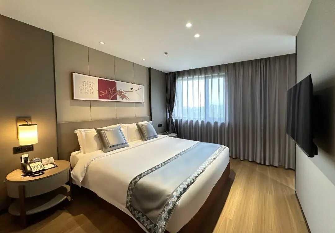 Business King Room