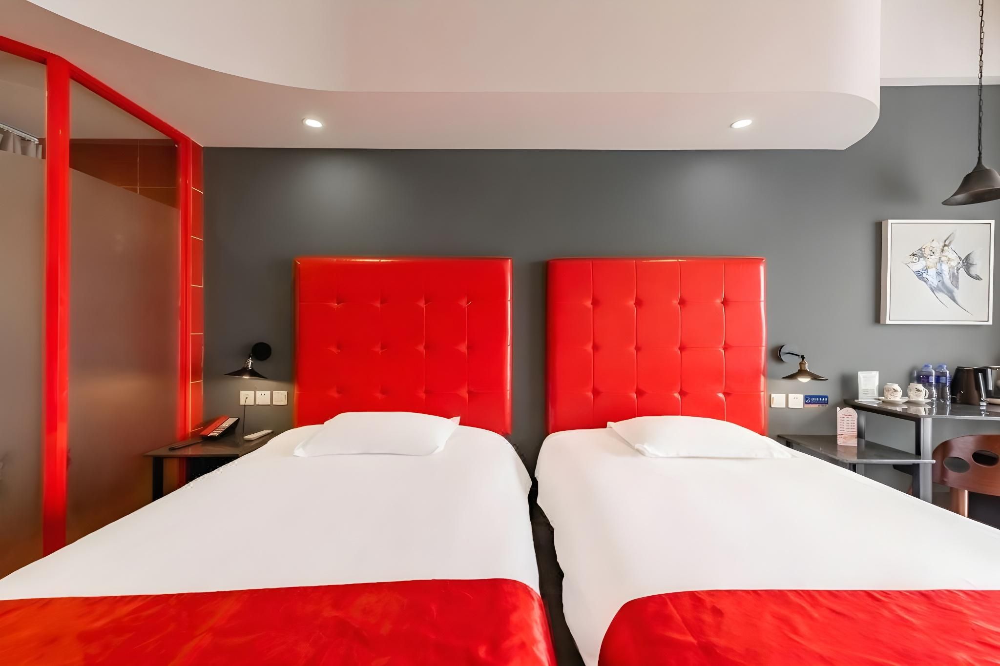 Twin Business Room