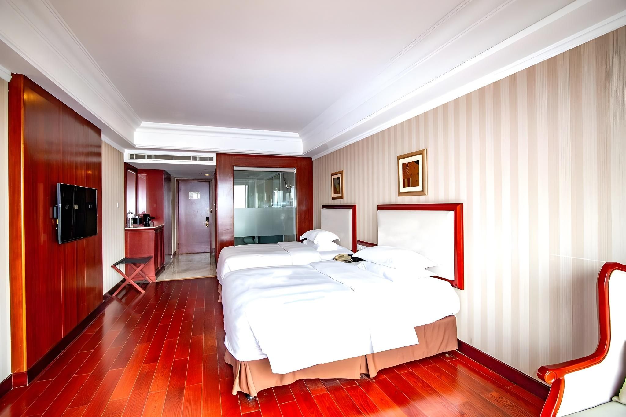 Deluxe 2-bed Room