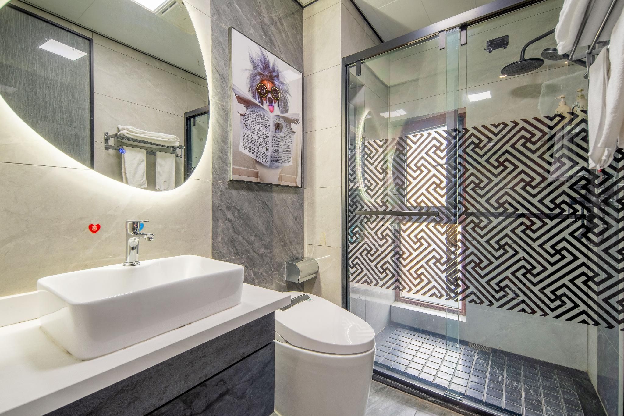 Floral Hotel Qingdao Free Travel Seaside Homestay Comfort Queen Room 3