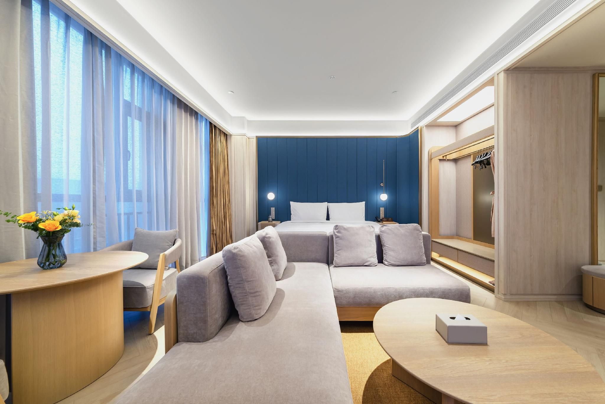 Deluxe Suite