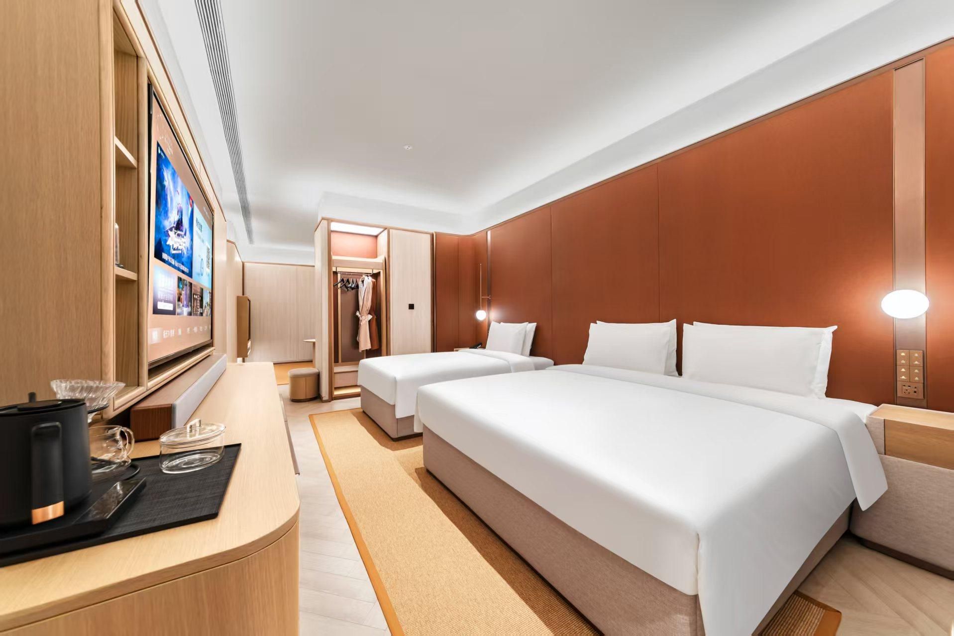Huazhu - Suite With Twin Bed