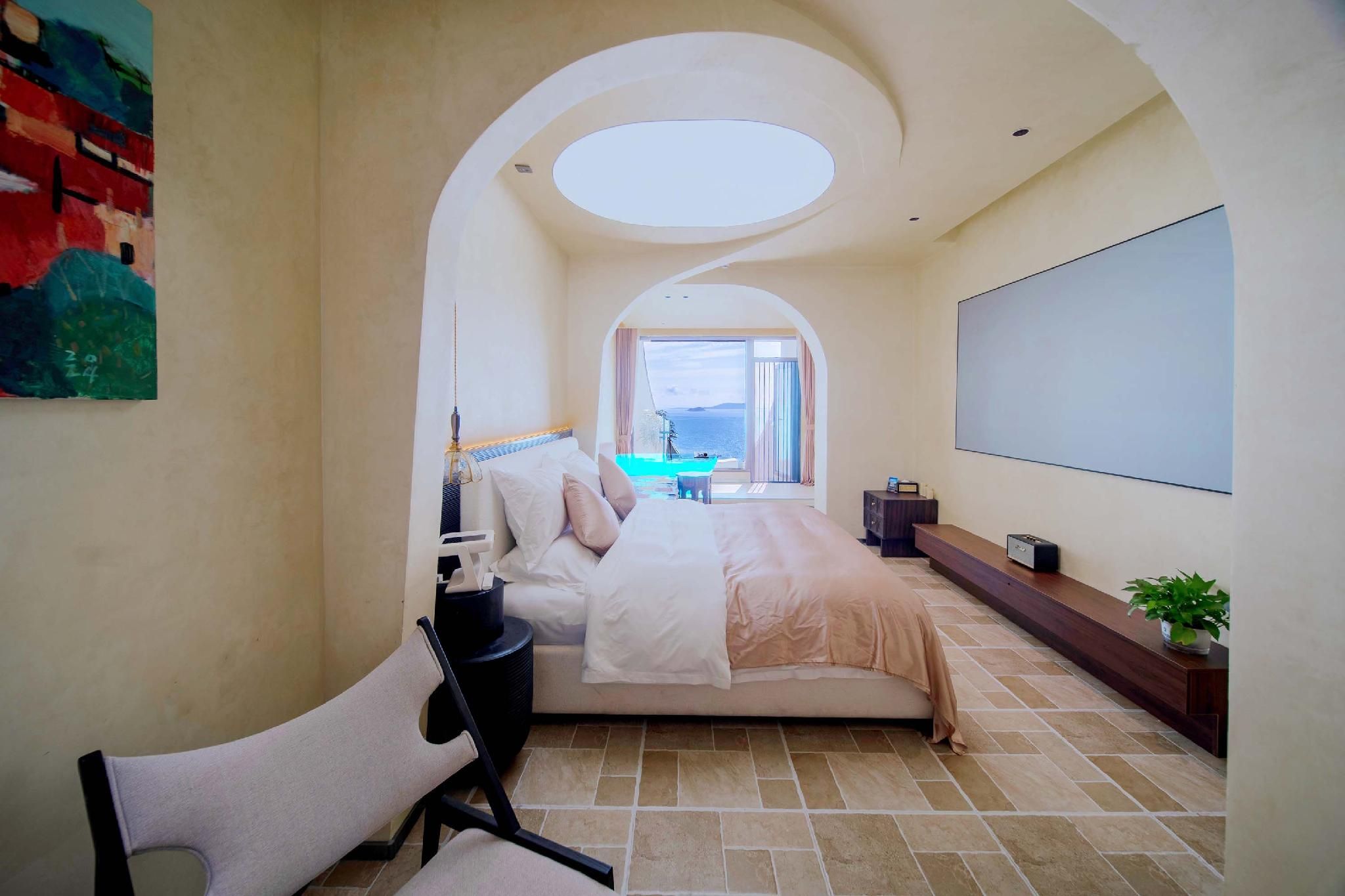 Deluxe Queen Bed