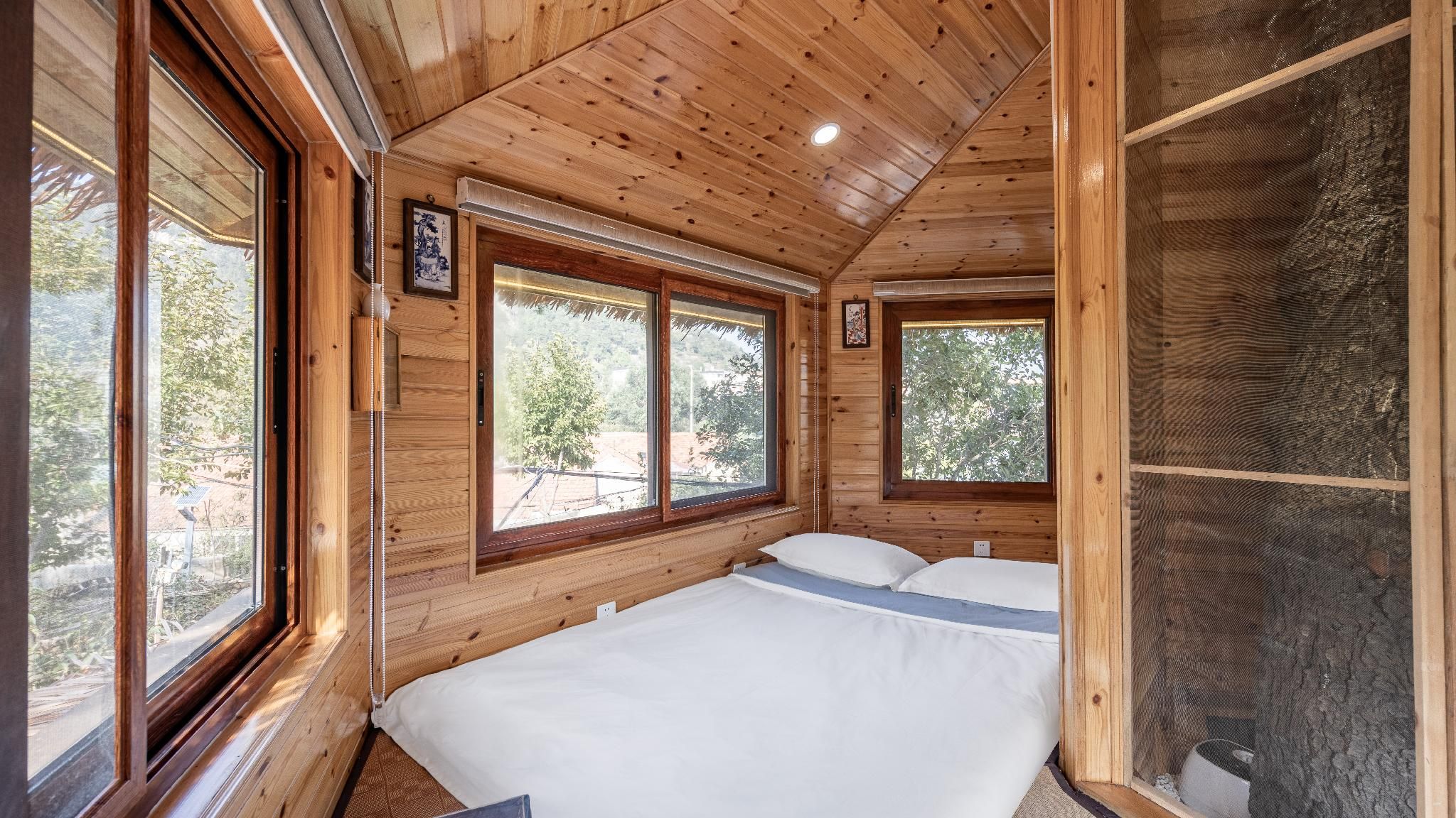 Tatami Queen Room