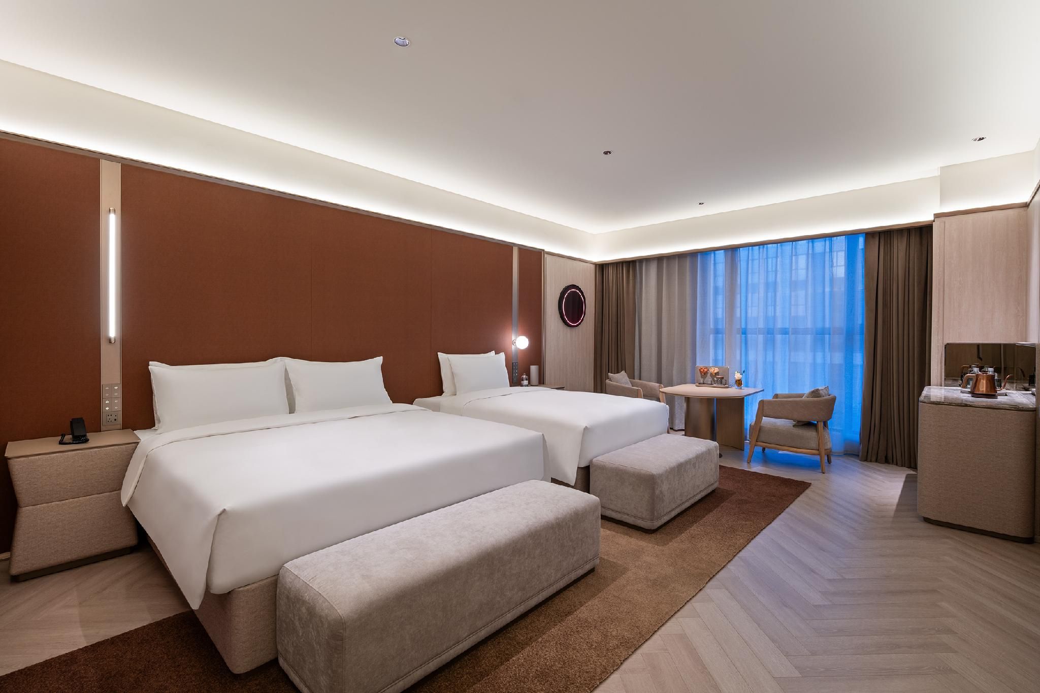 Huazhu - Deluxe Bonding Room