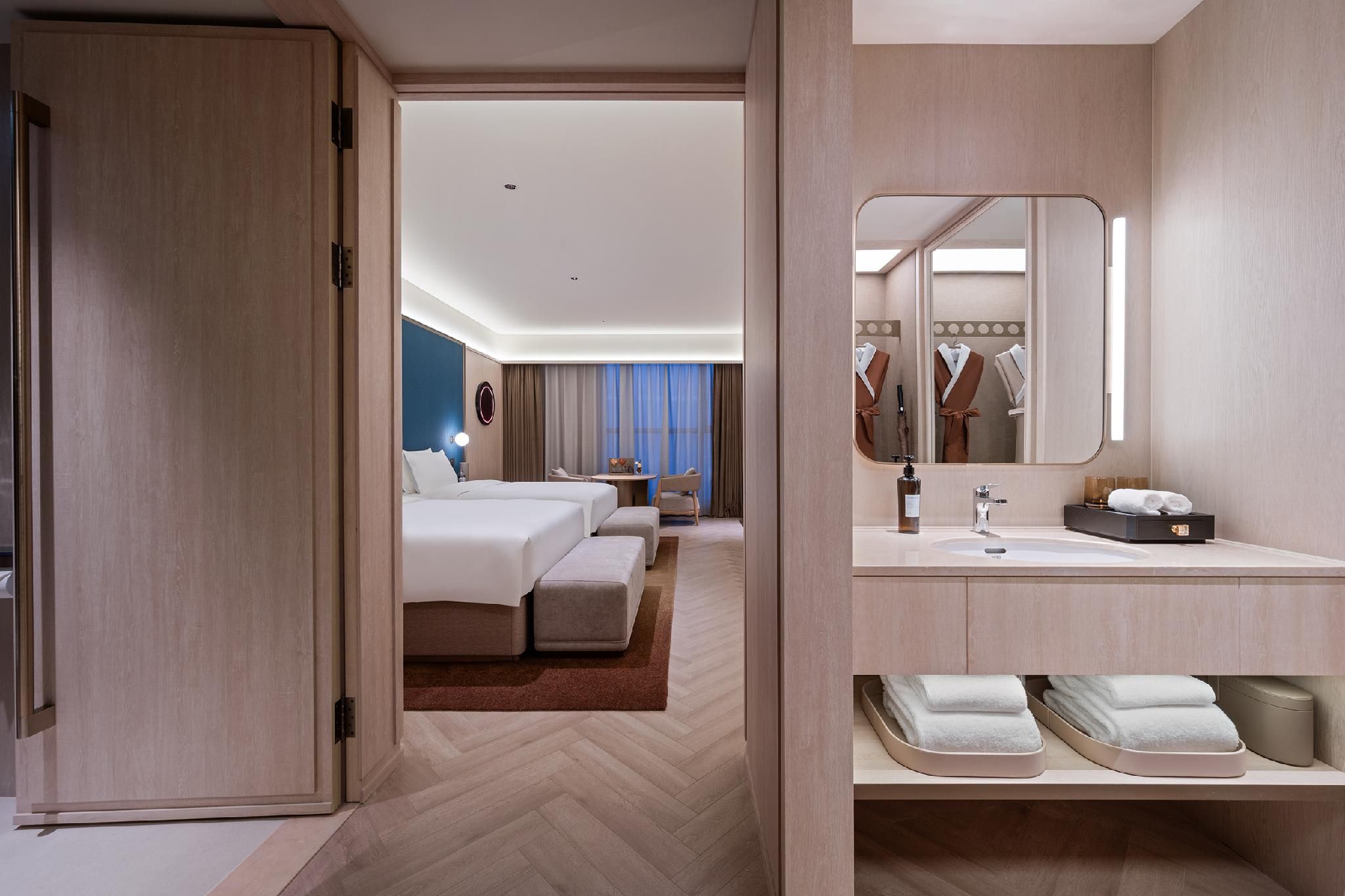 Huazhu - Family Room