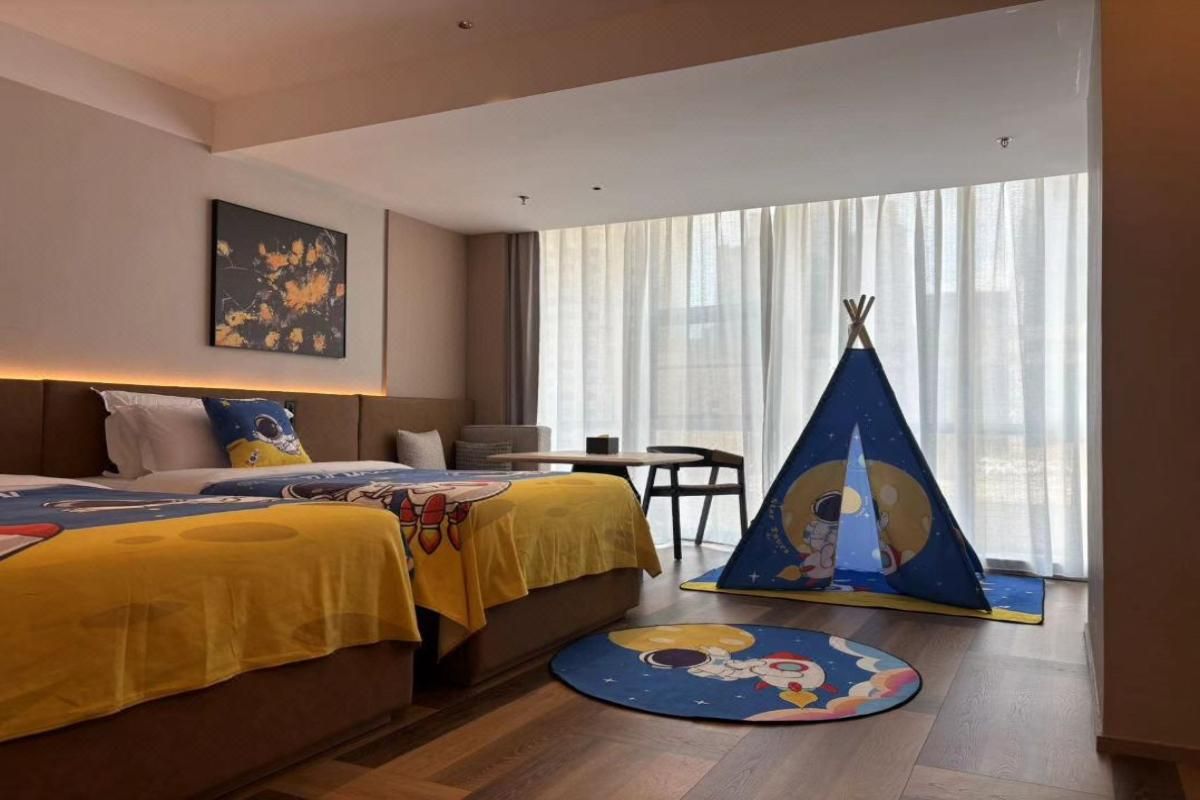 Jingya Family Room