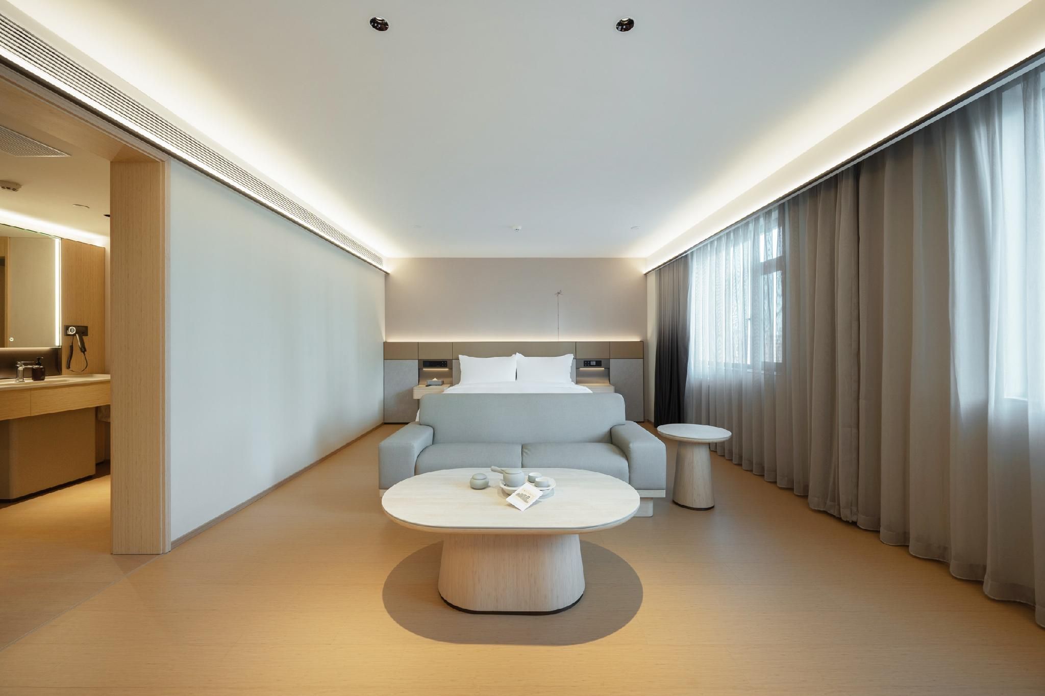 Huazhu - Superior 1 Bed Room with View