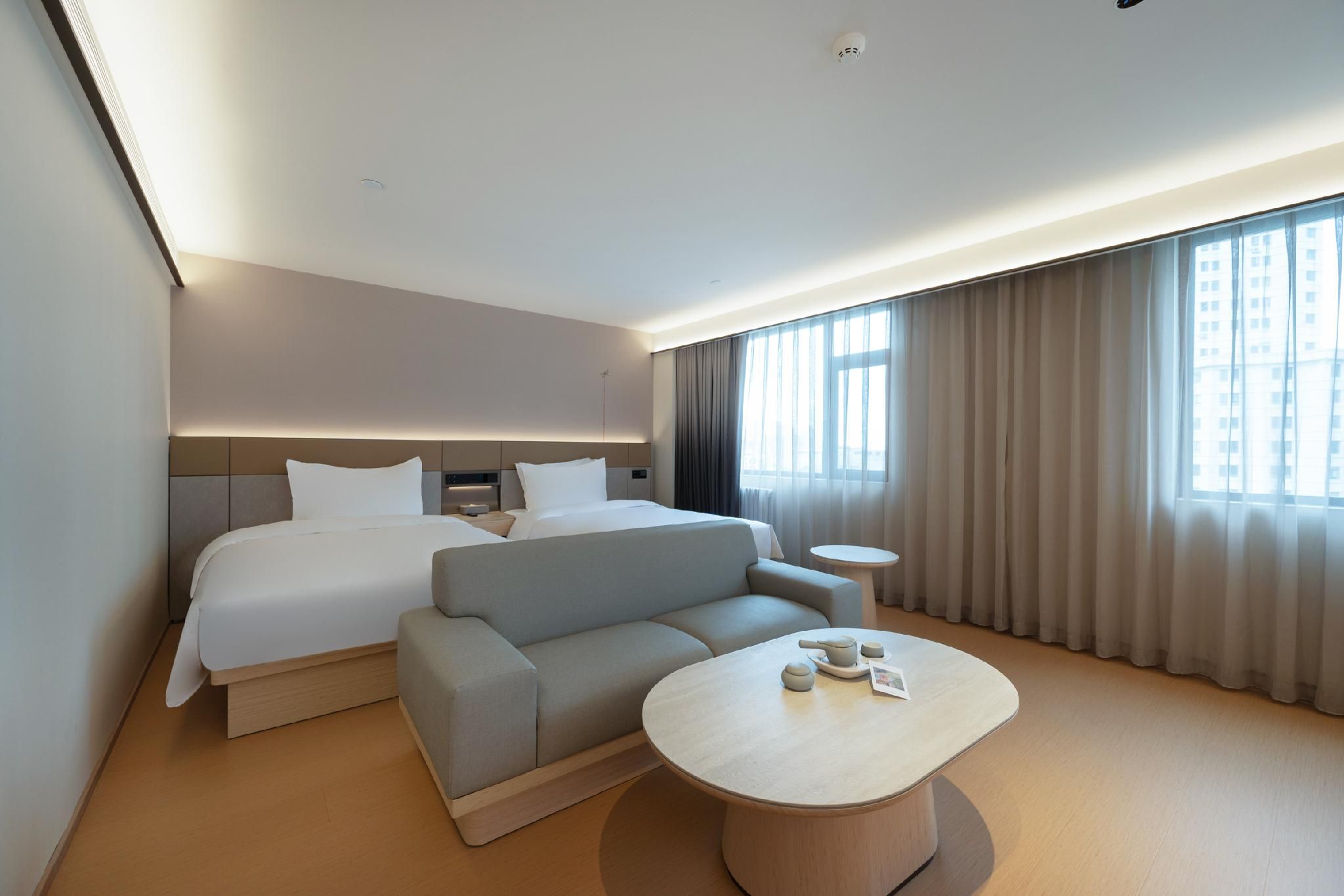 Huazhu - Superior Twin Room with View