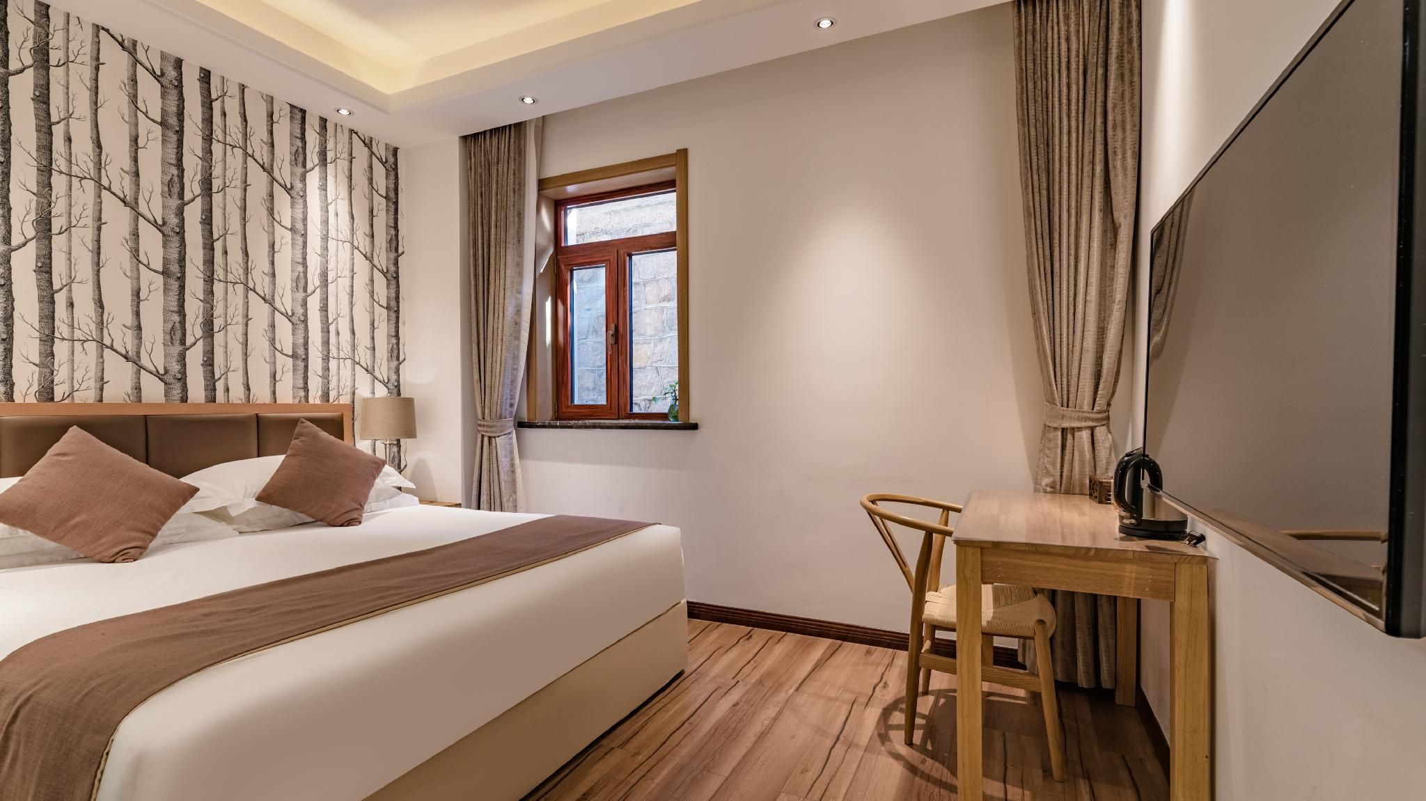 Huazhu - Room With Bed