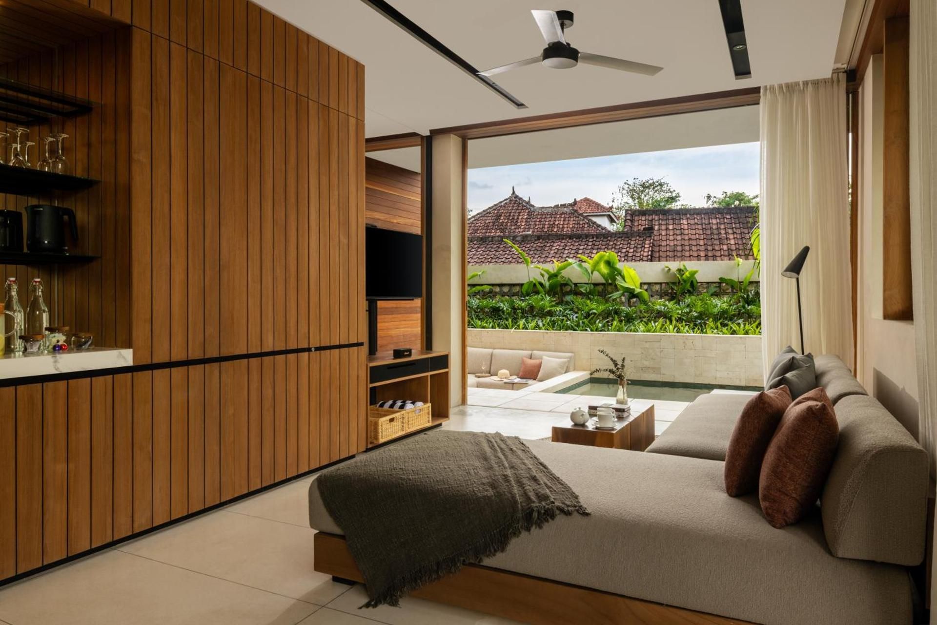 One-Bedroom Apartment with Garden View