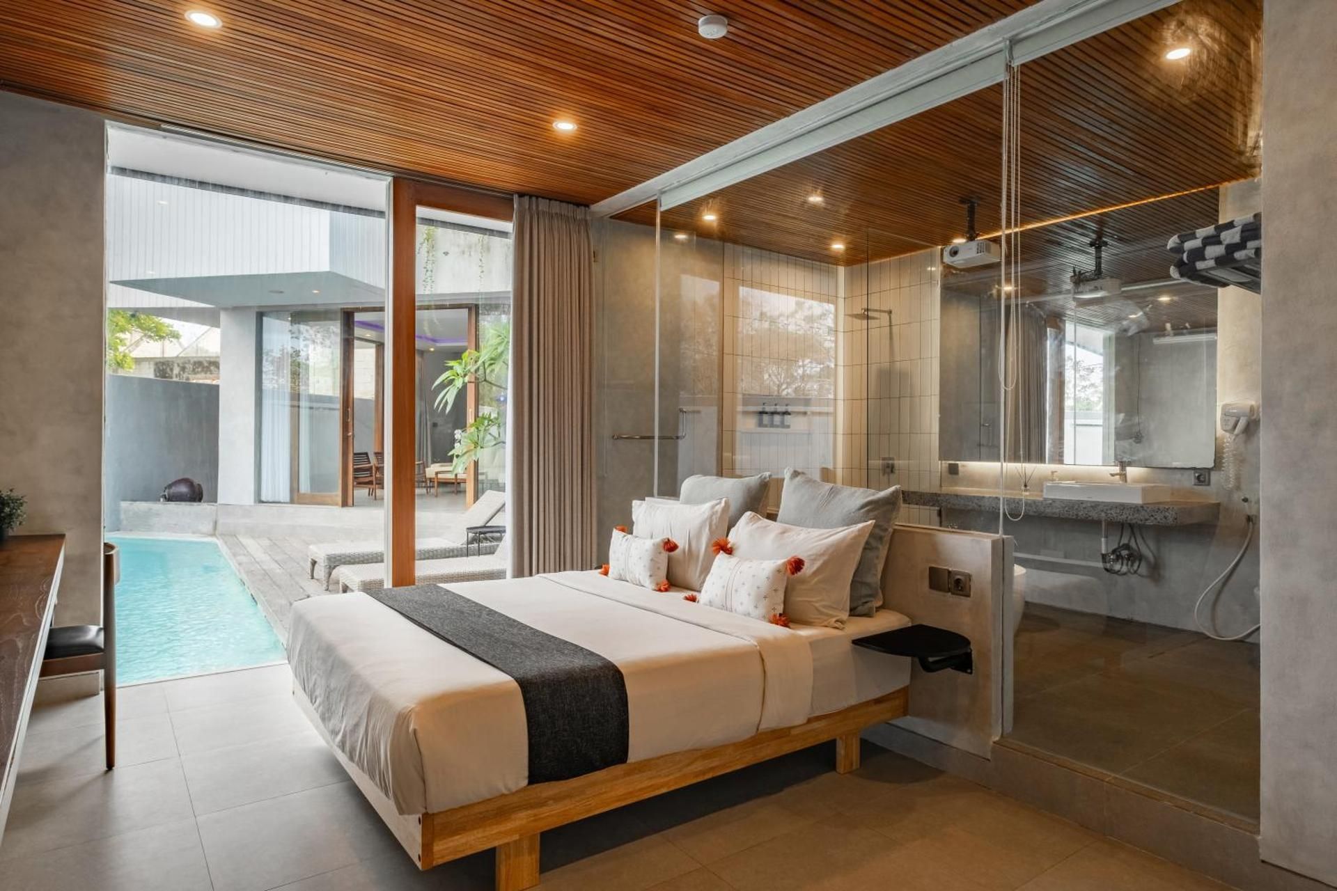 Double Room with Pool View