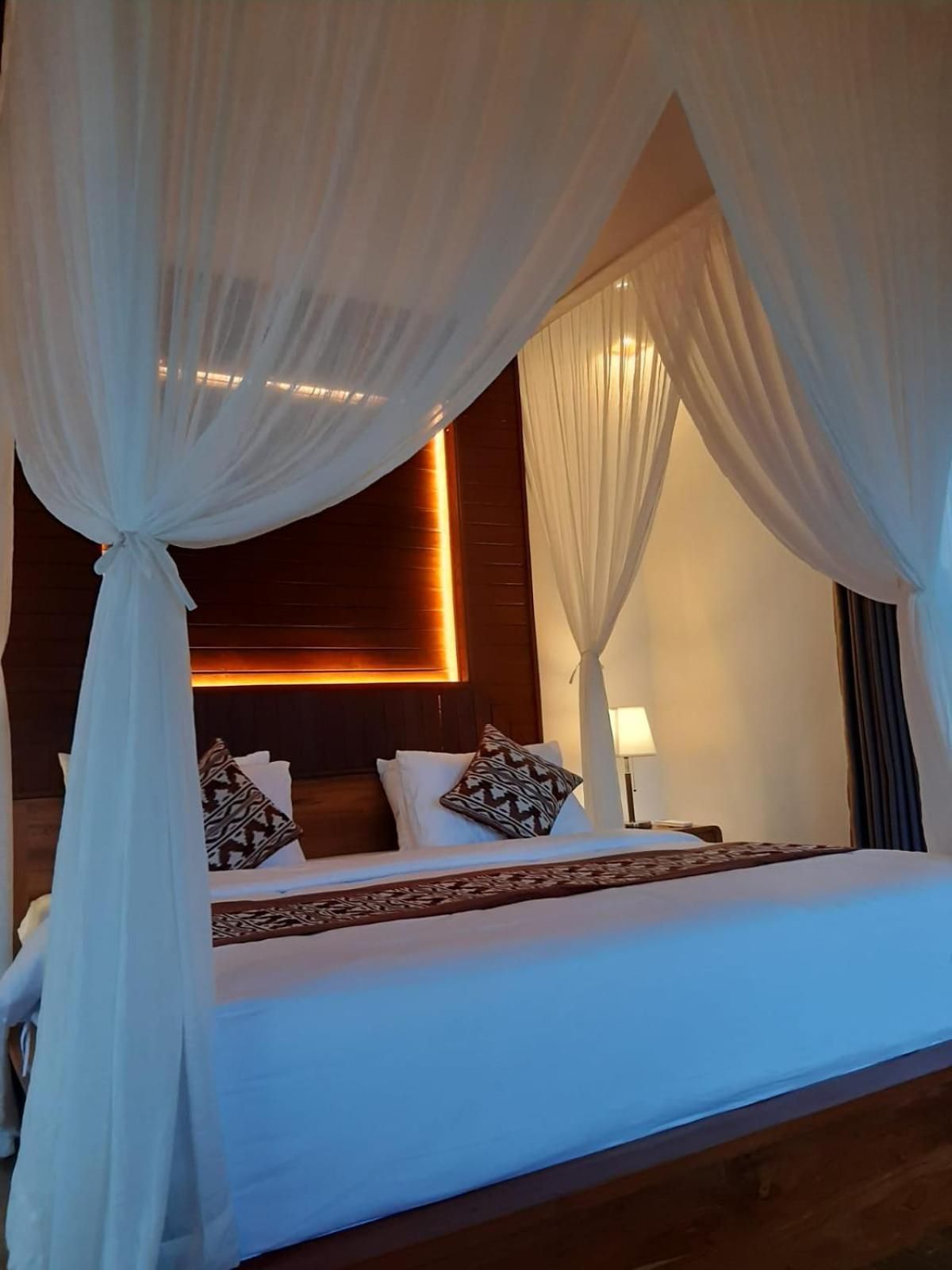 King Room with Mountain View