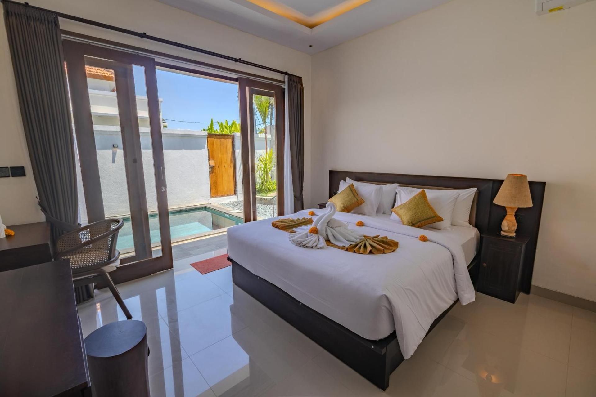 Double Room with Pool View