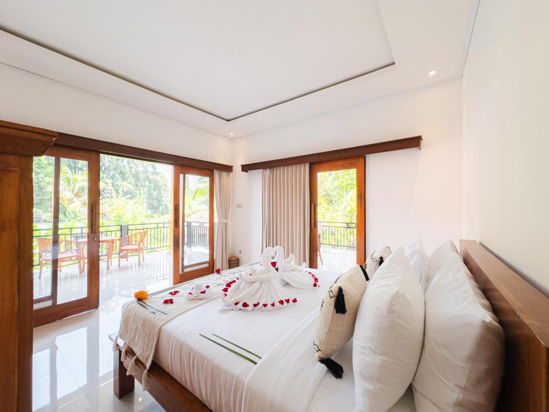 Deluxe Room with Kitchen and Bathtub