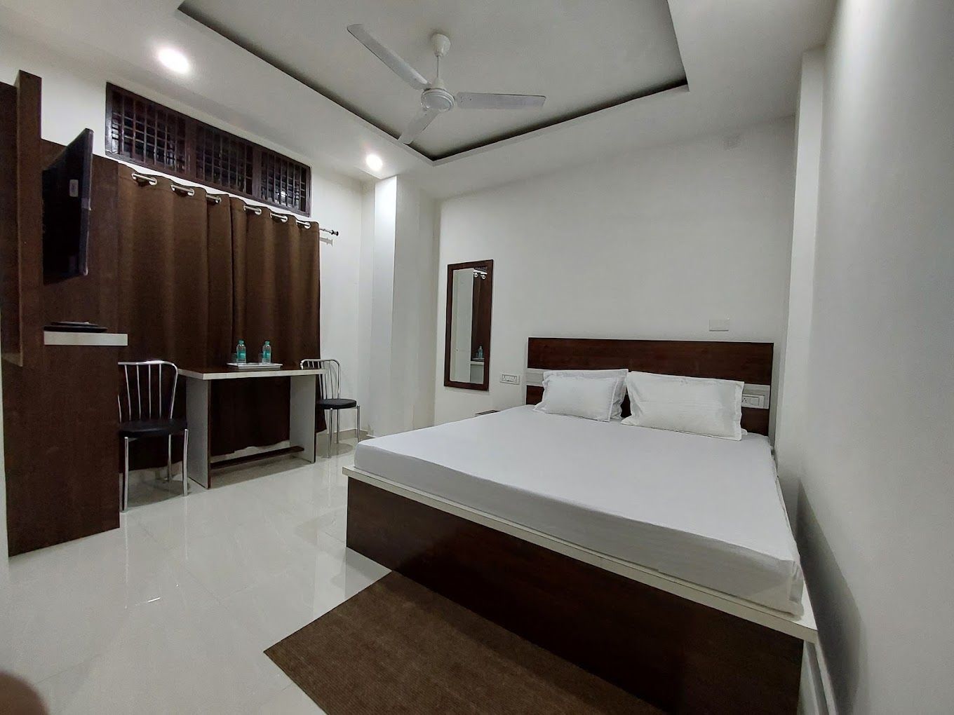 Deluxe King Bed Room