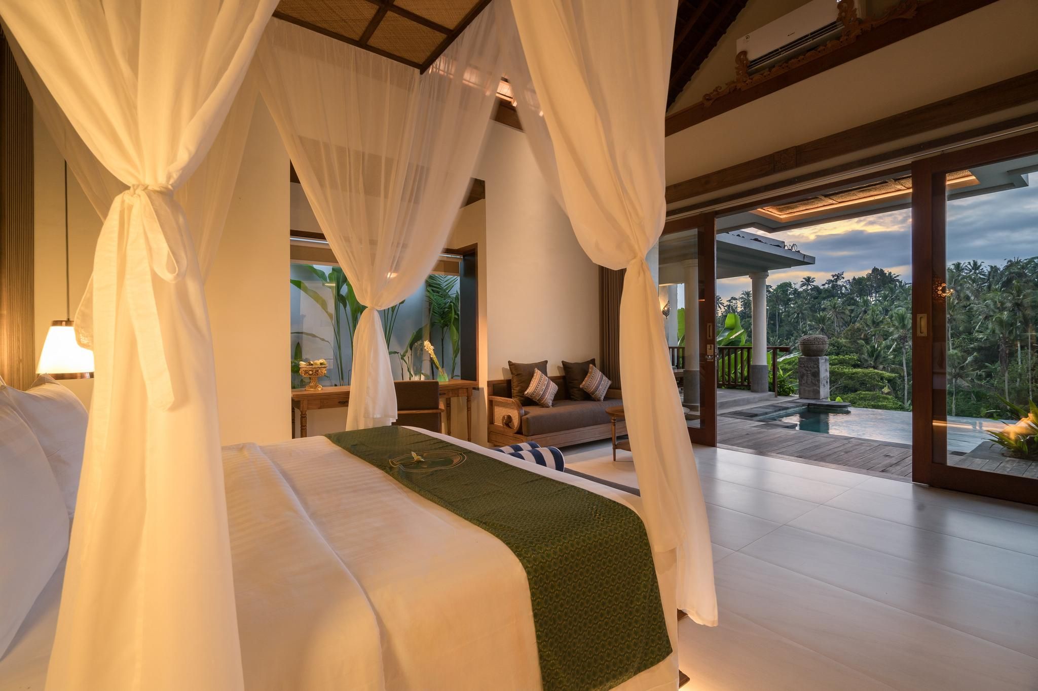 Deluxe Pool Villa