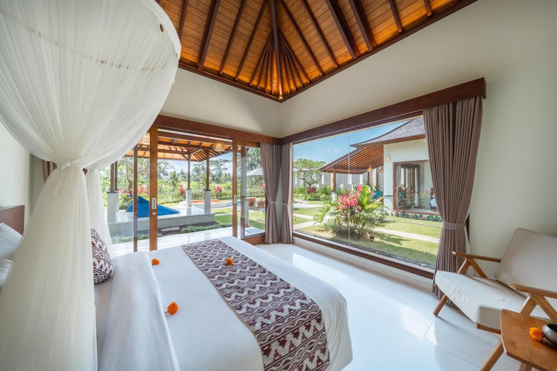 Two-Bedroom Villa One-Bedroom Villa with Private Pool, Bathtub and Fully Equipped Kitchenette