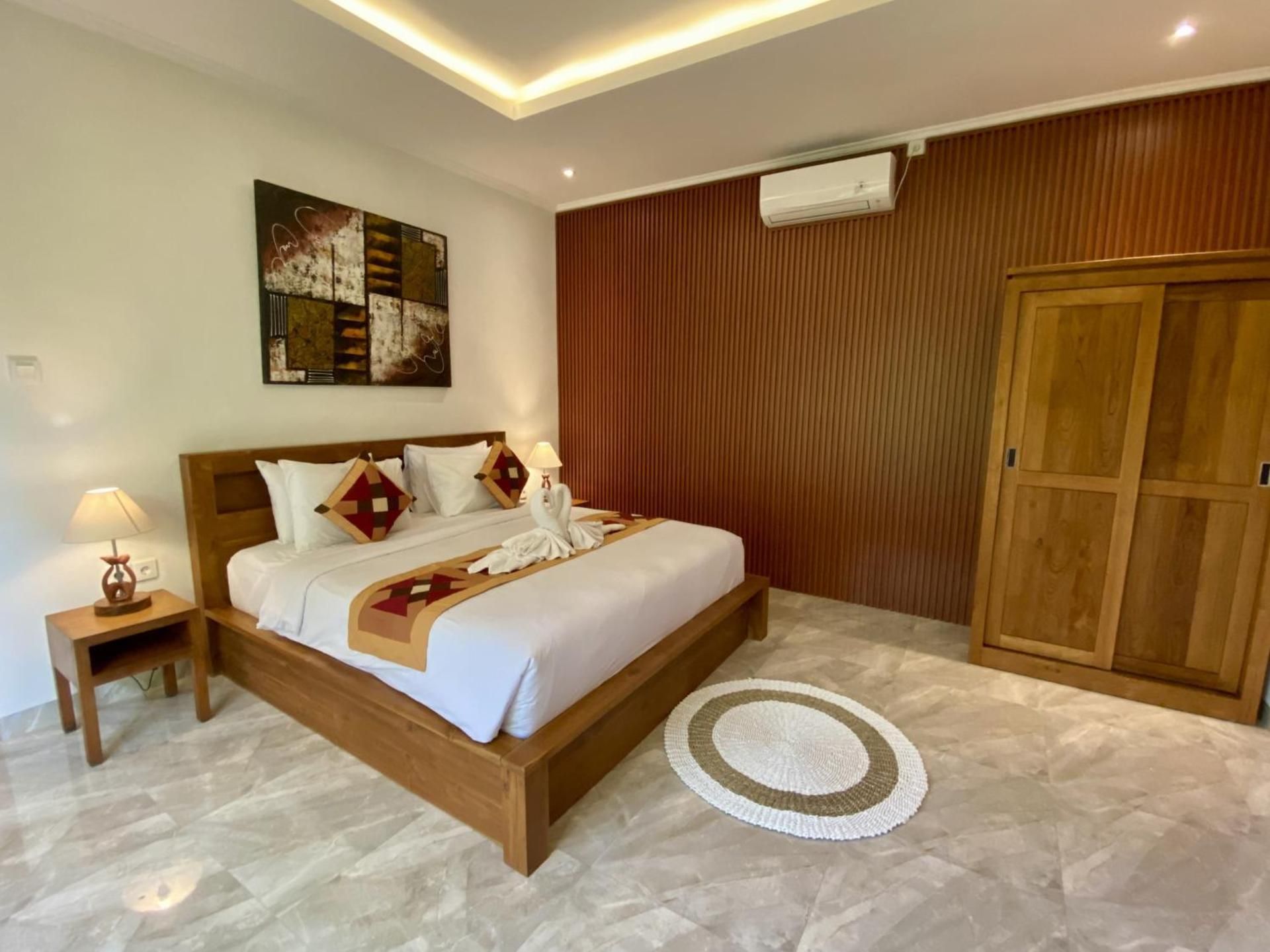 Queen Room with Garden View