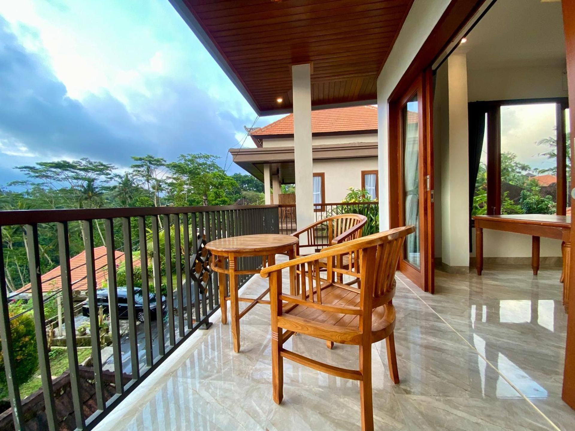 Queen Room with Balcony