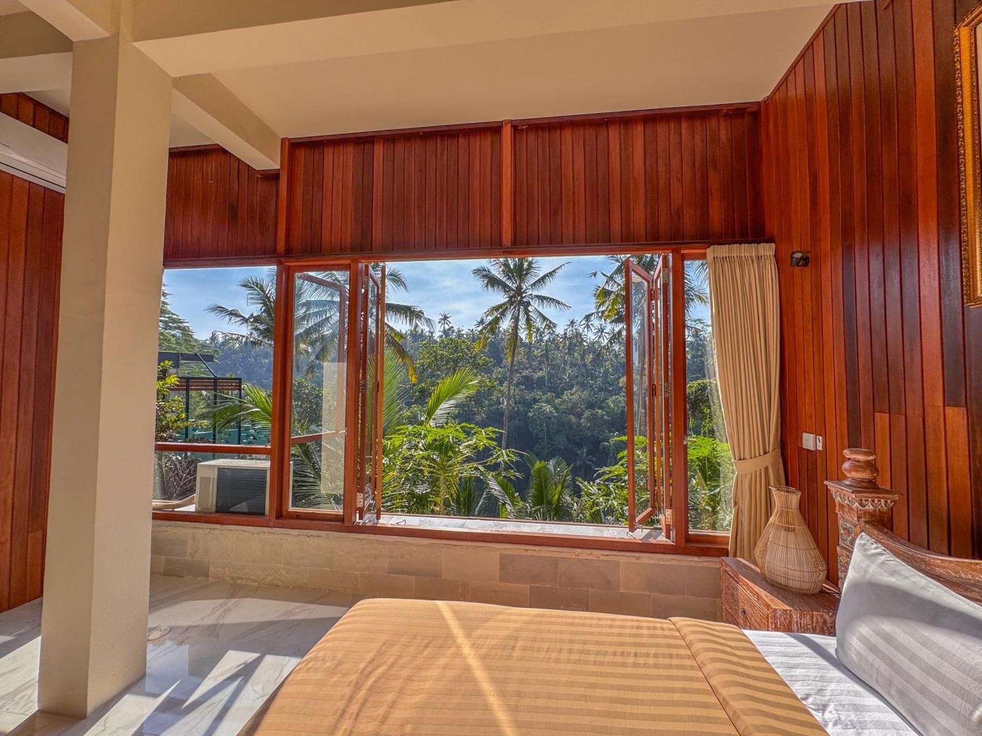 Suite with Mountain View
