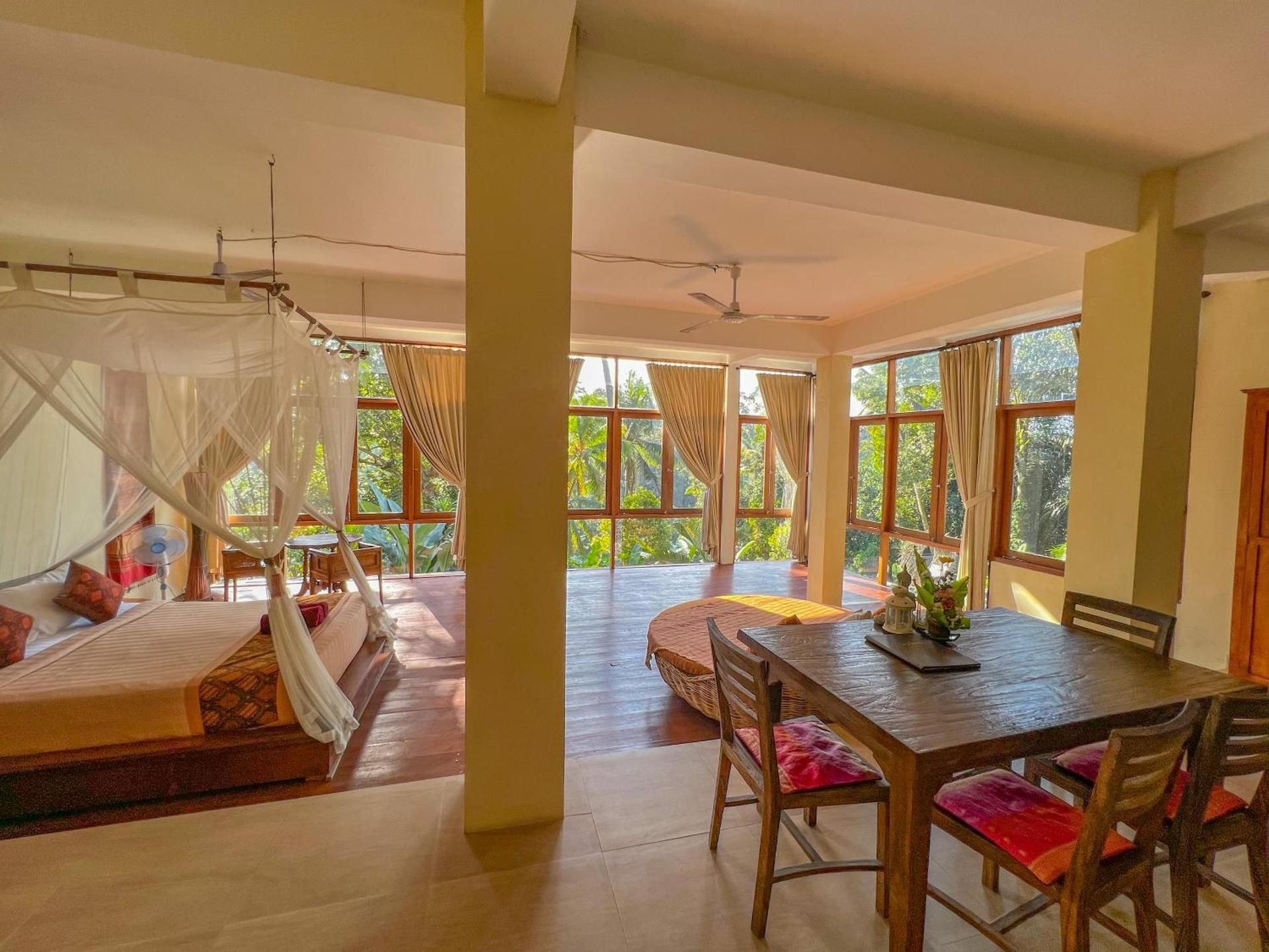 One-Bedroom Apartment with Pool View